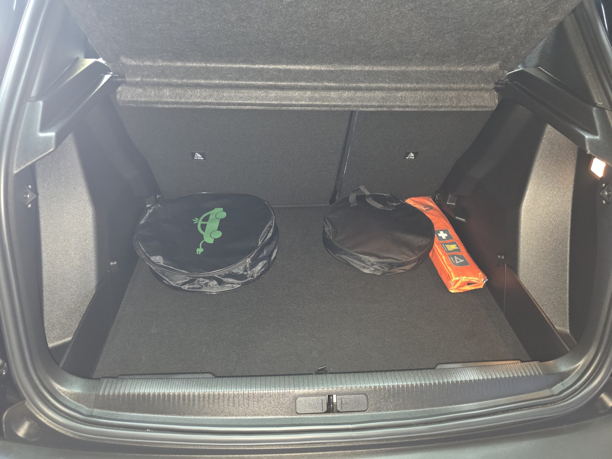 Peugeot e-2008 50 kWh Active Pack