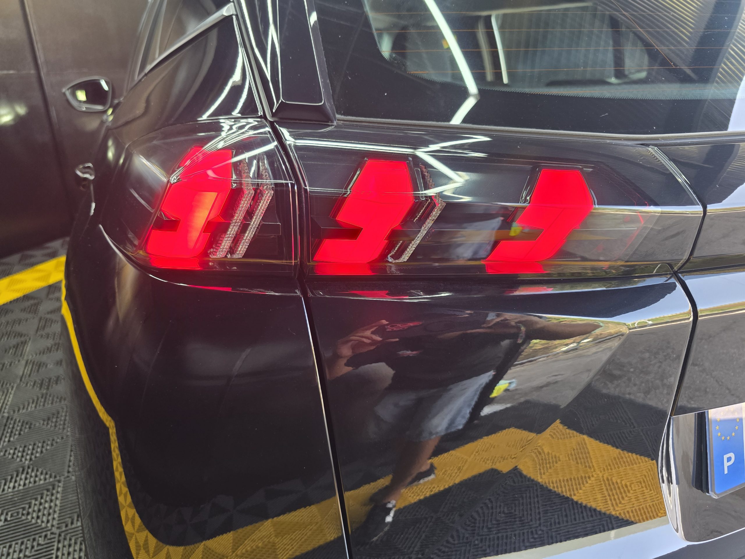 Peugeot e-2008 50 kWh Active Pack