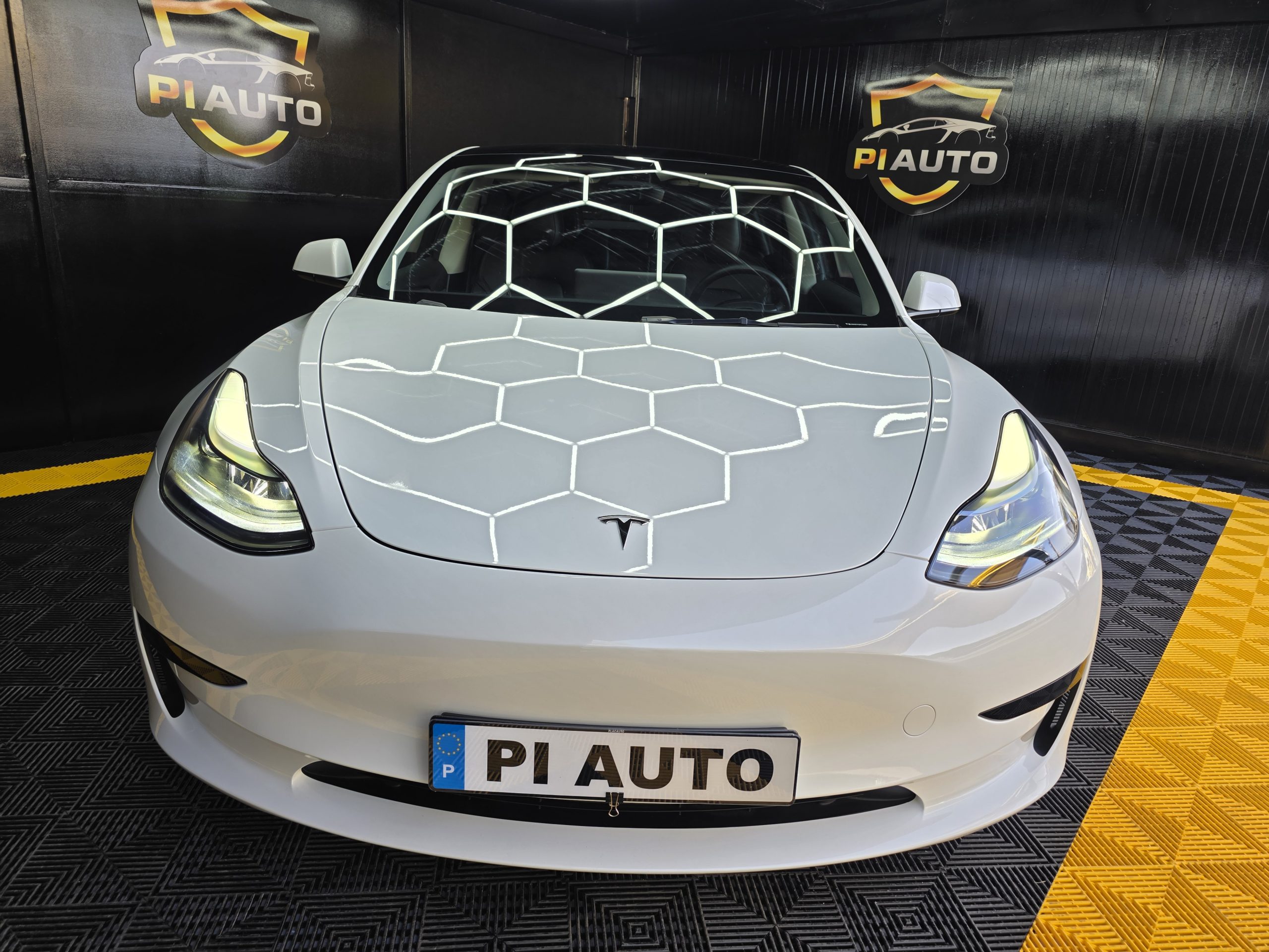 Tesla Model 3 Tracção Traseira