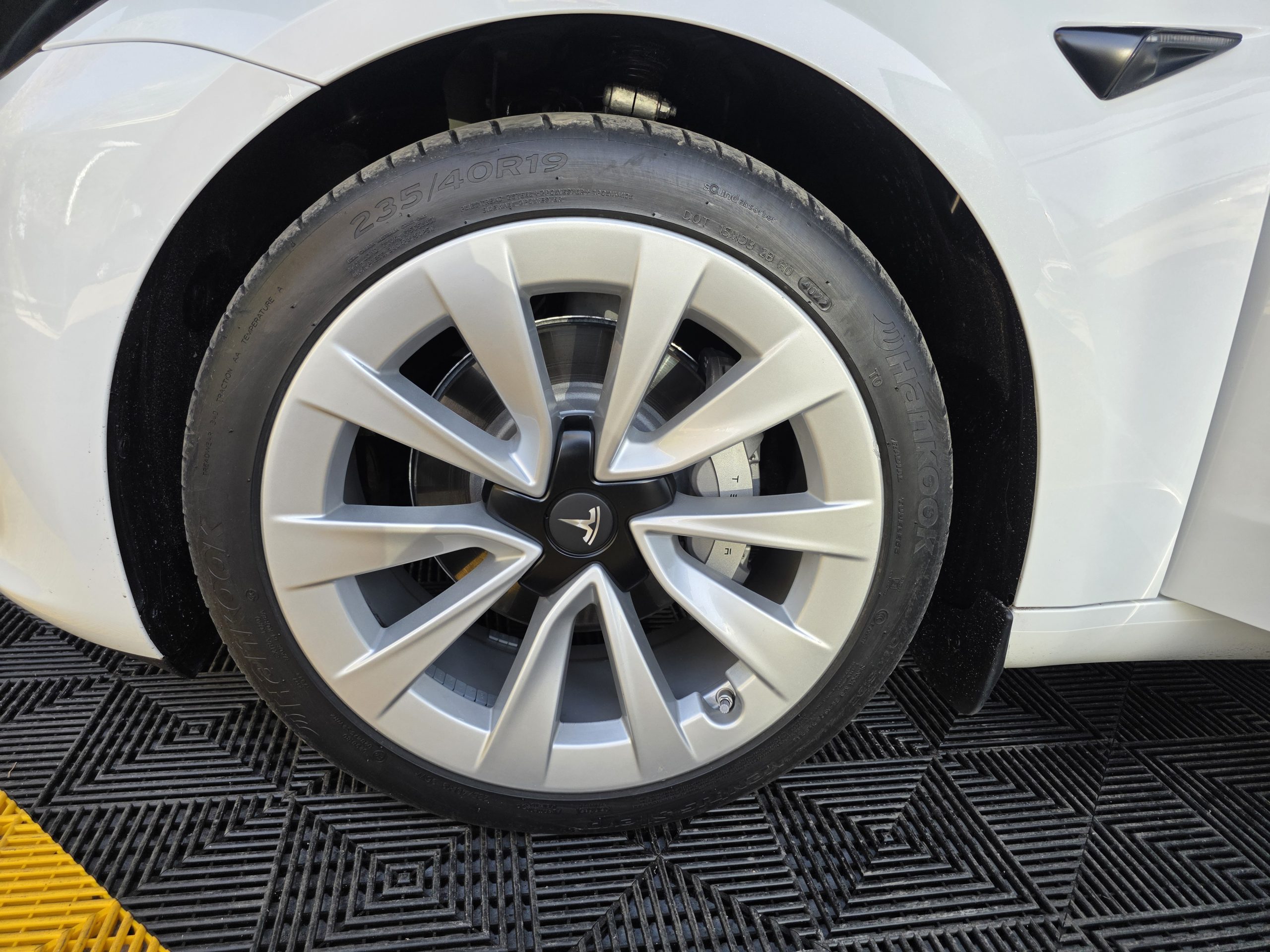 Tesla Model 3 Tracção Traseira