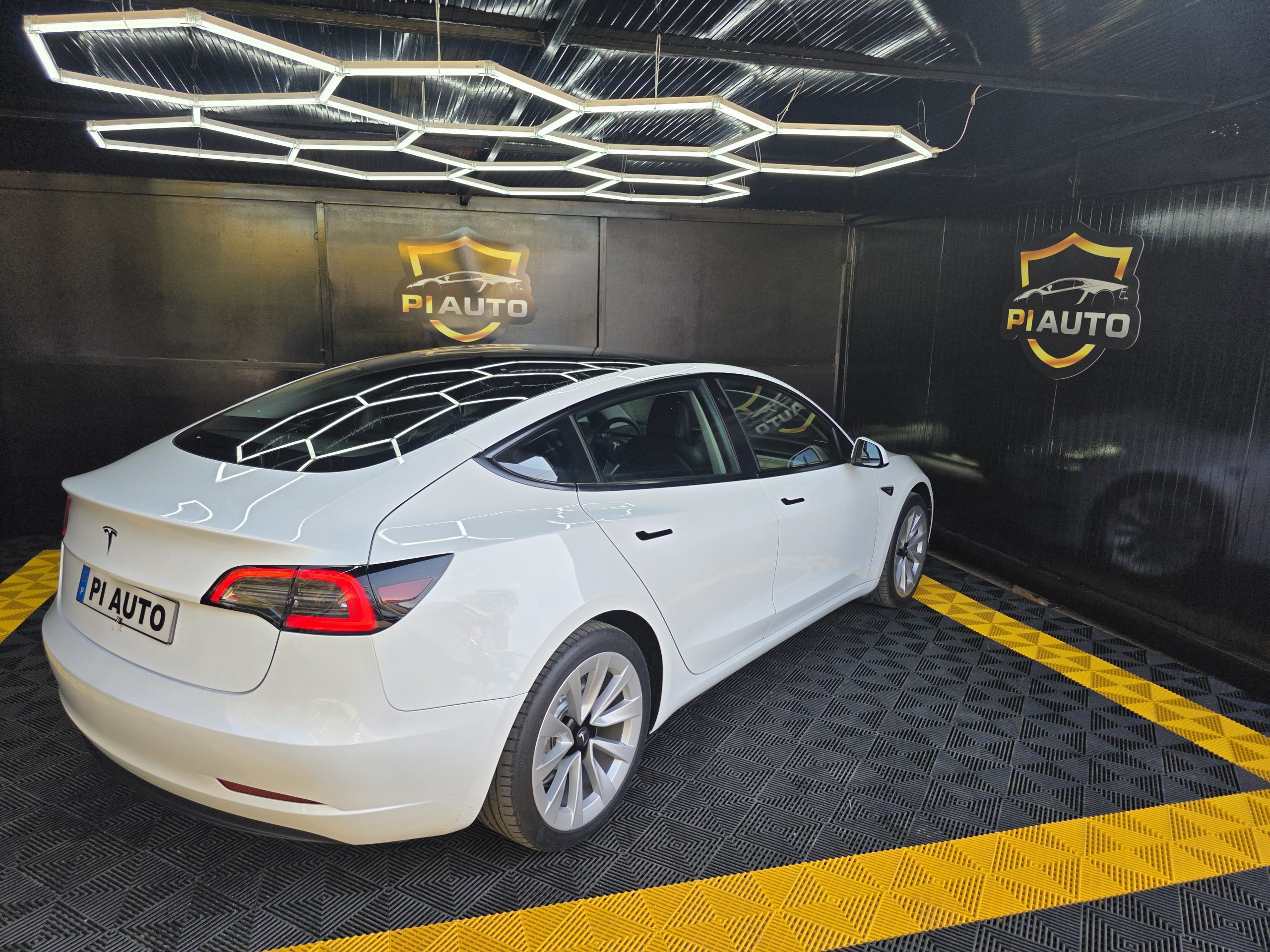 Tesla Model 3 Tracção Traseira