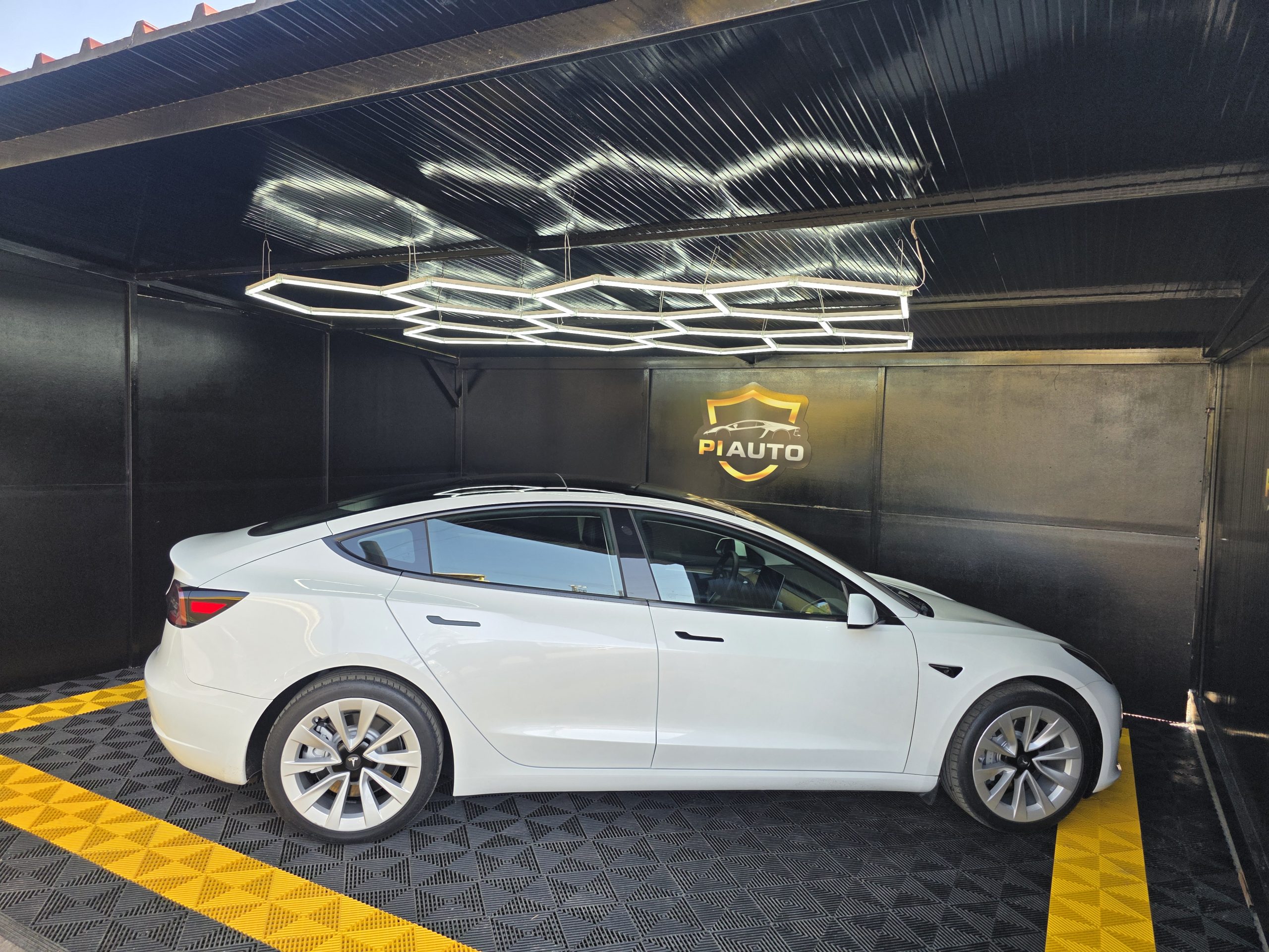 Tesla Model 3 Tracção Traseira