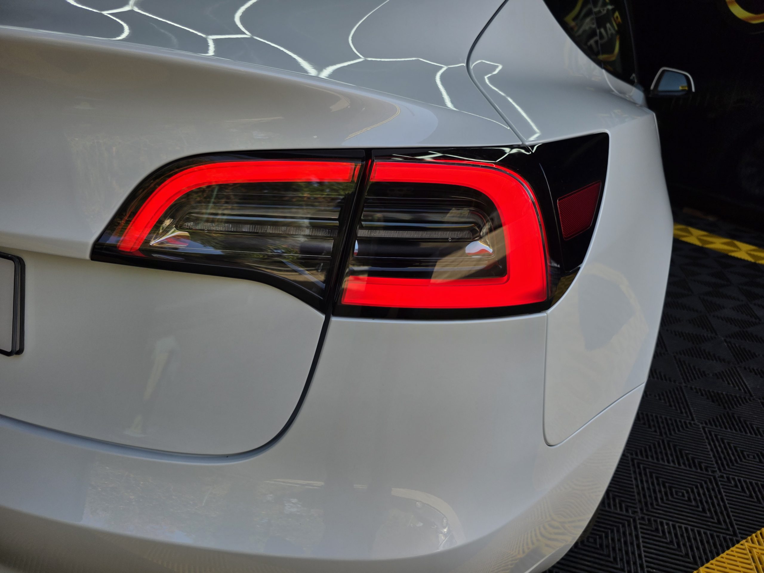 Tesla Model 3 Tracção Traseira