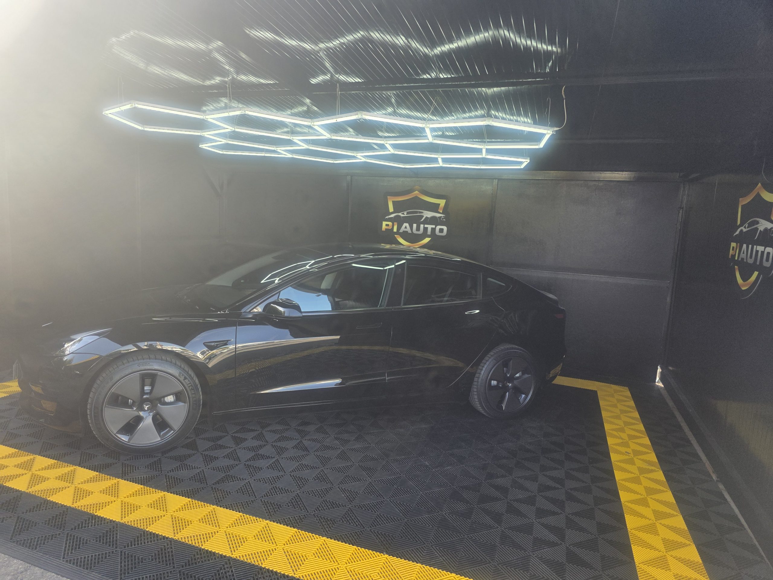 Tesla Model 3 Tracção Traseira