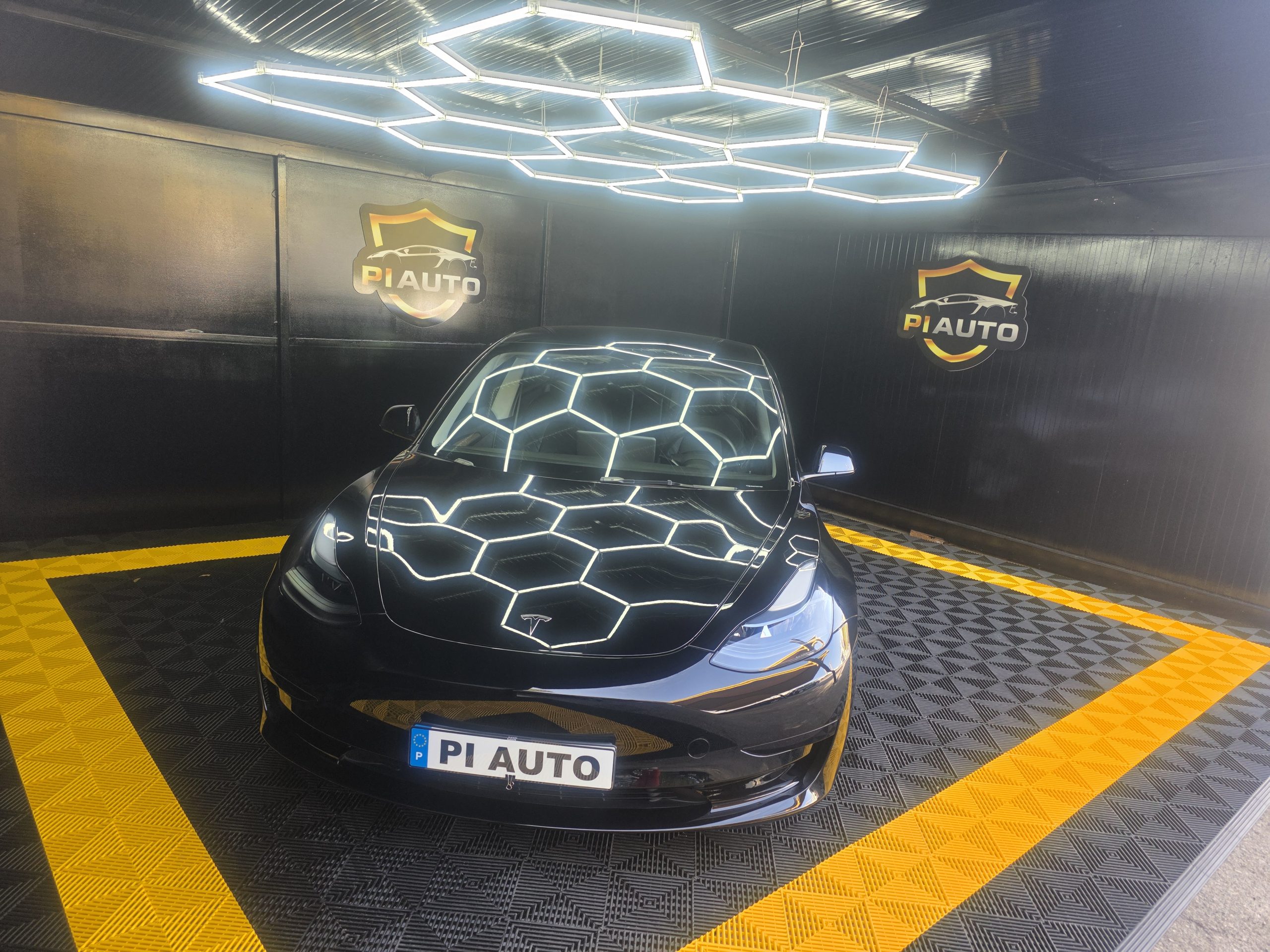 Tesla Model 3 Tracção Traseira