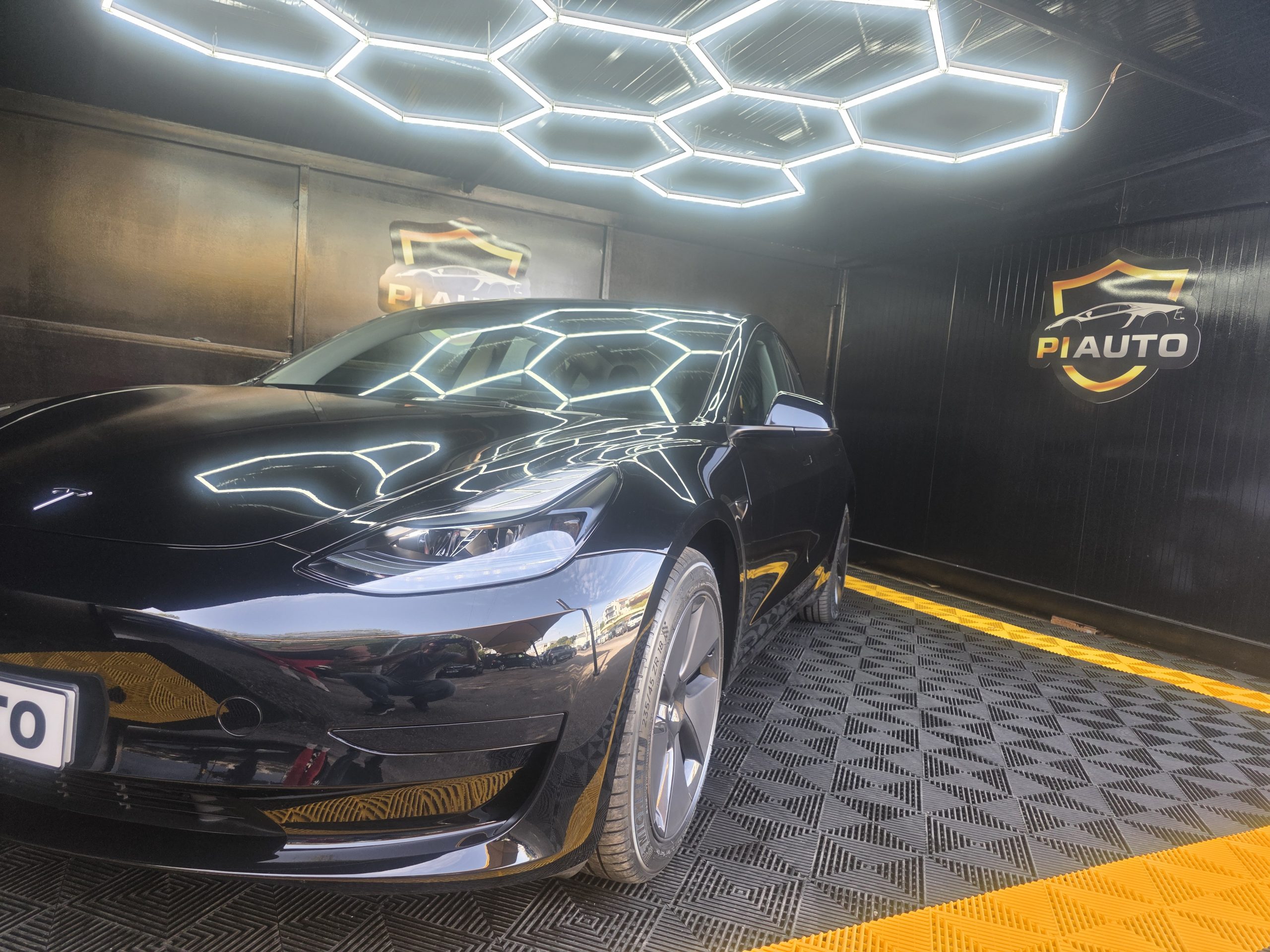 Tesla Model 3 Tracção Traseira