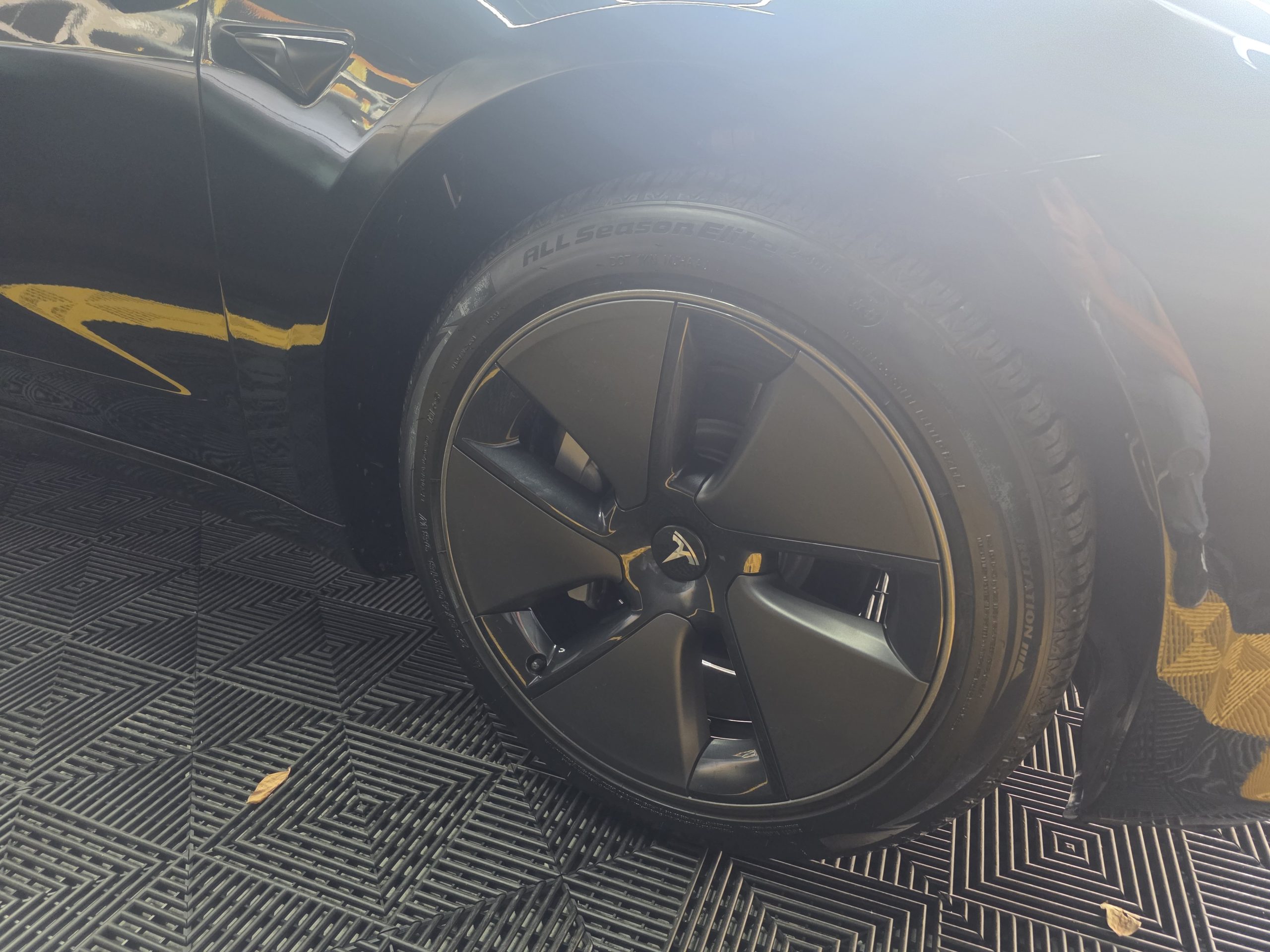 Tesla Model 3 Tração Traseira