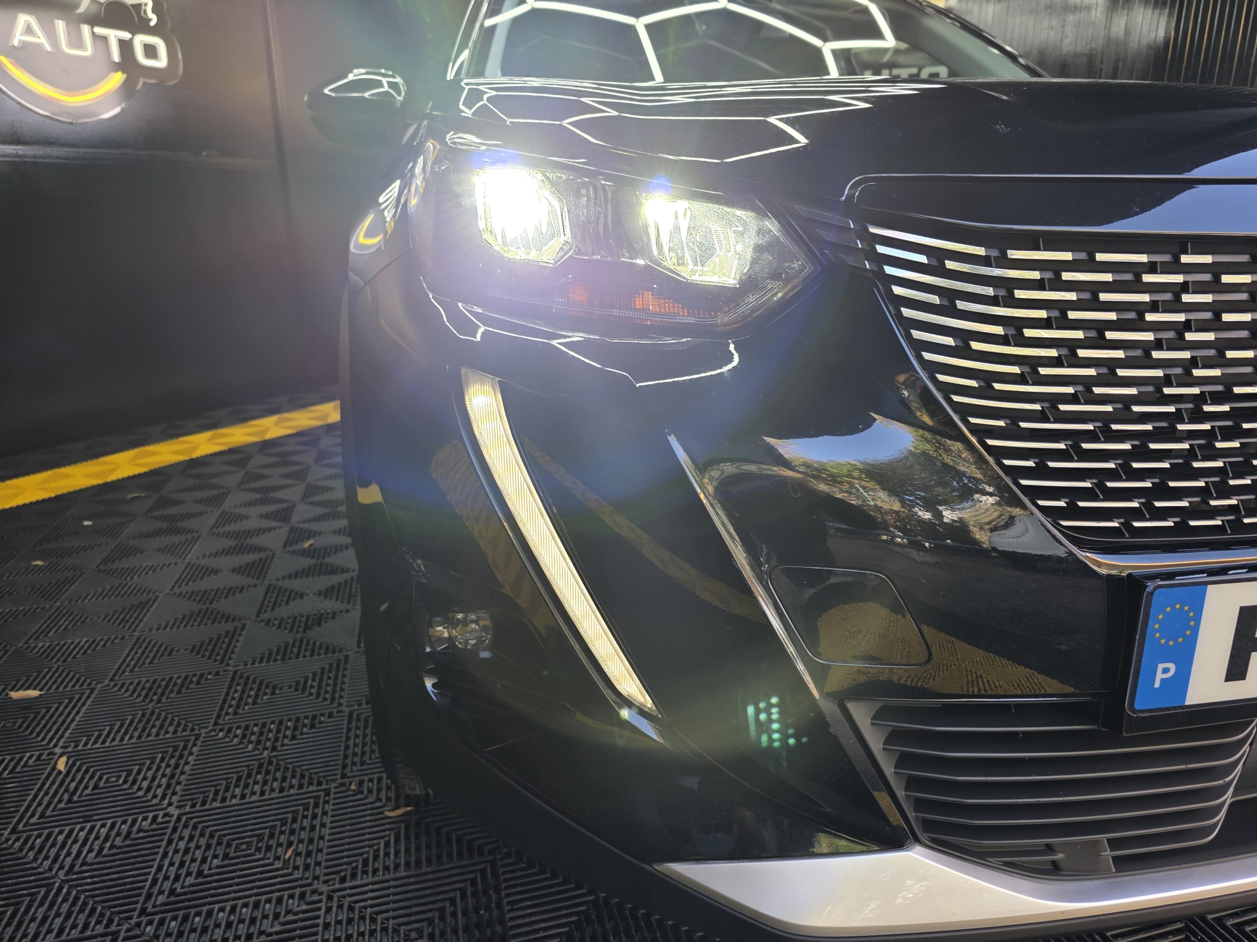 Peugeot 2008 1.5 BlueHDi Allure Pack EAT8