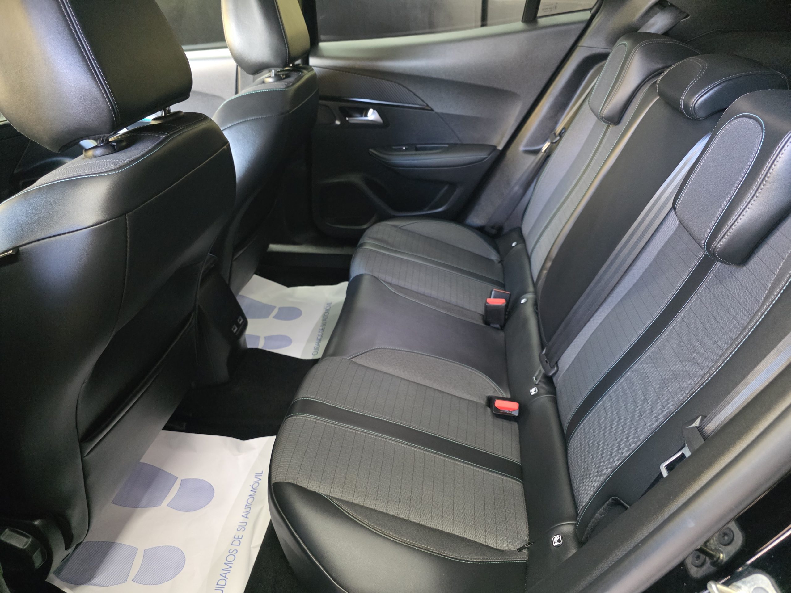 Peugeot 2008 1.5 BlueHDi Allure Pack EAT8