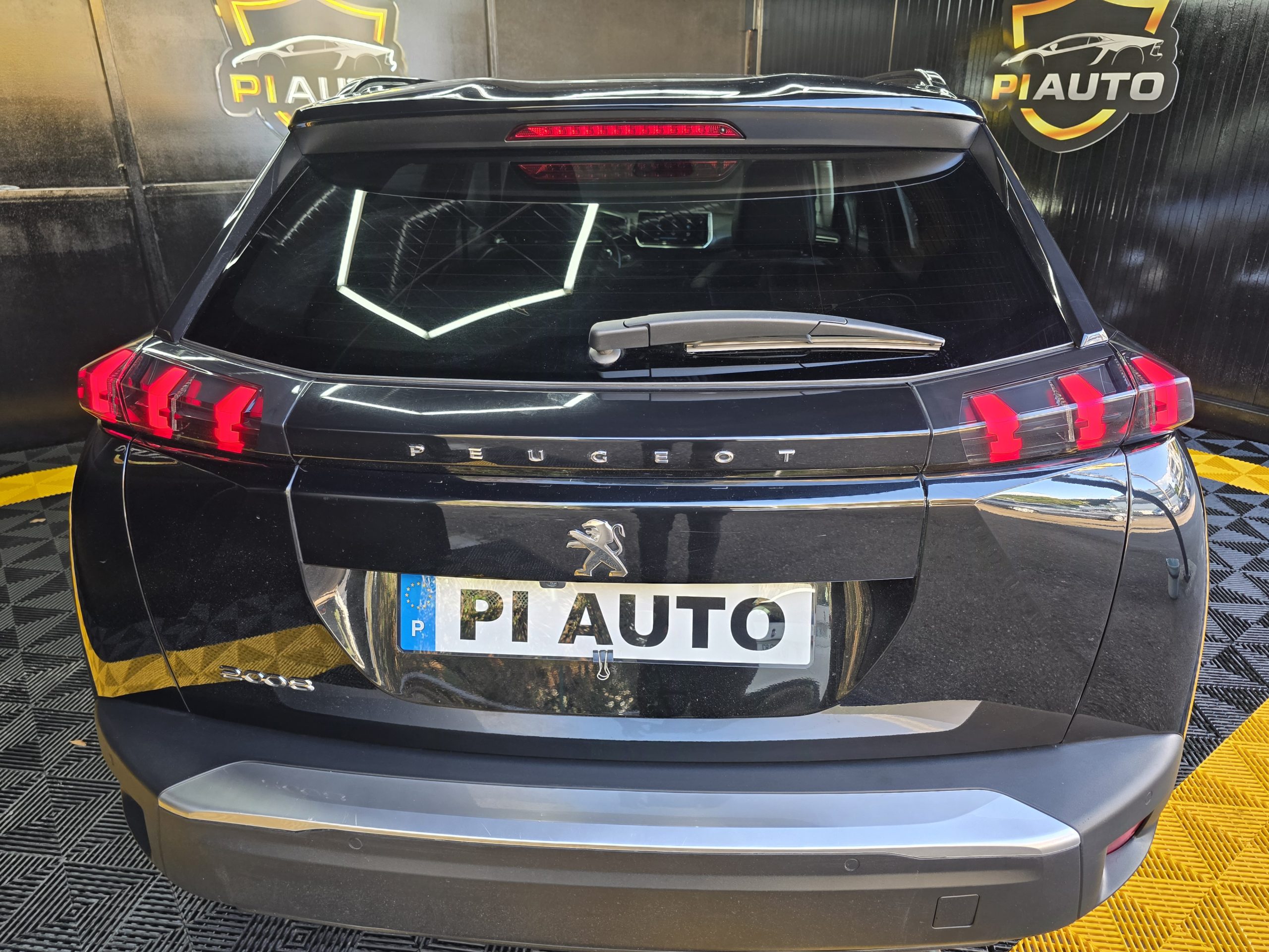 Peugeot 2008 1.5 BlueHDi Allure Pack EAT8