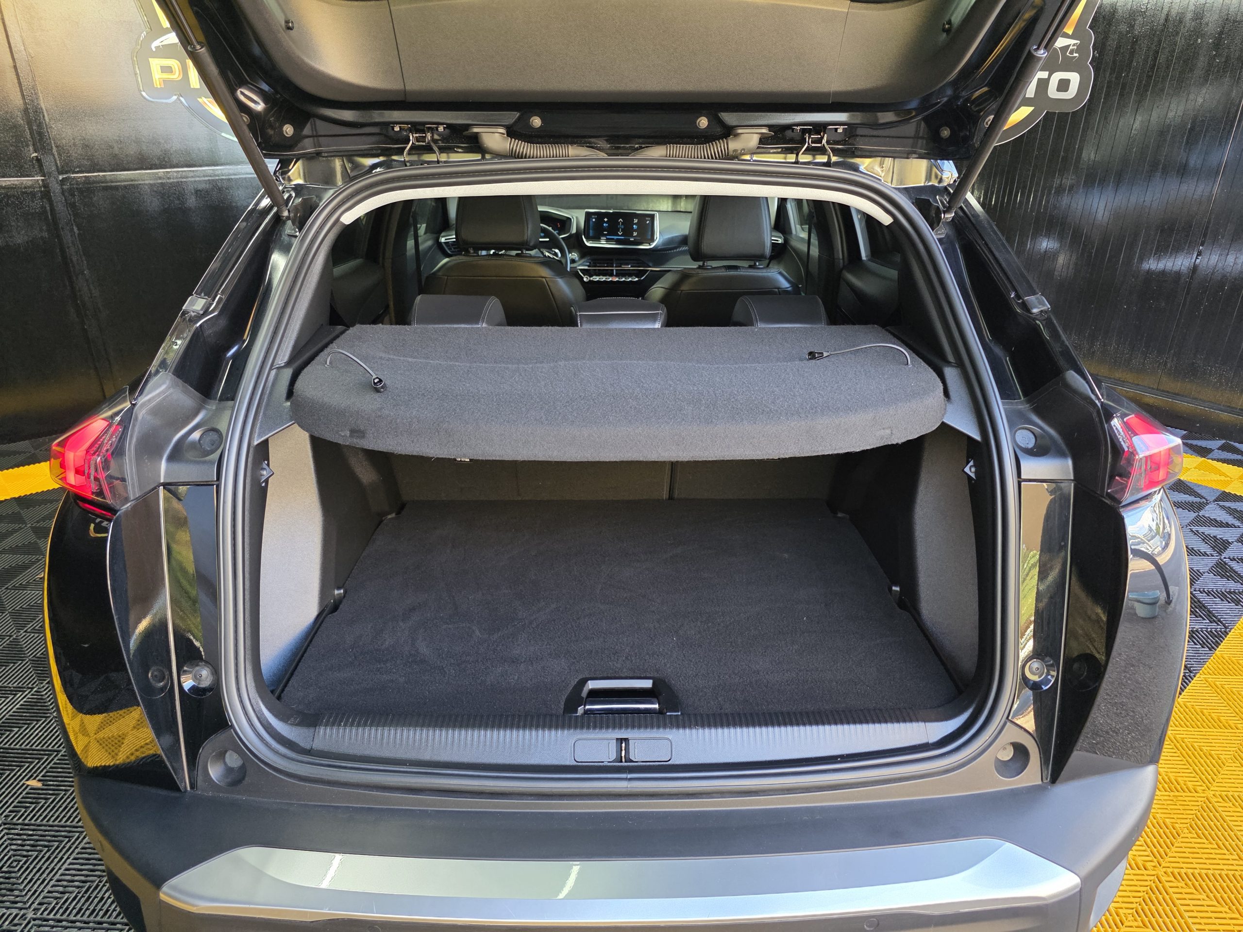 Peugeot 2008 1.5 BlueHDi Allure Pack EAT8