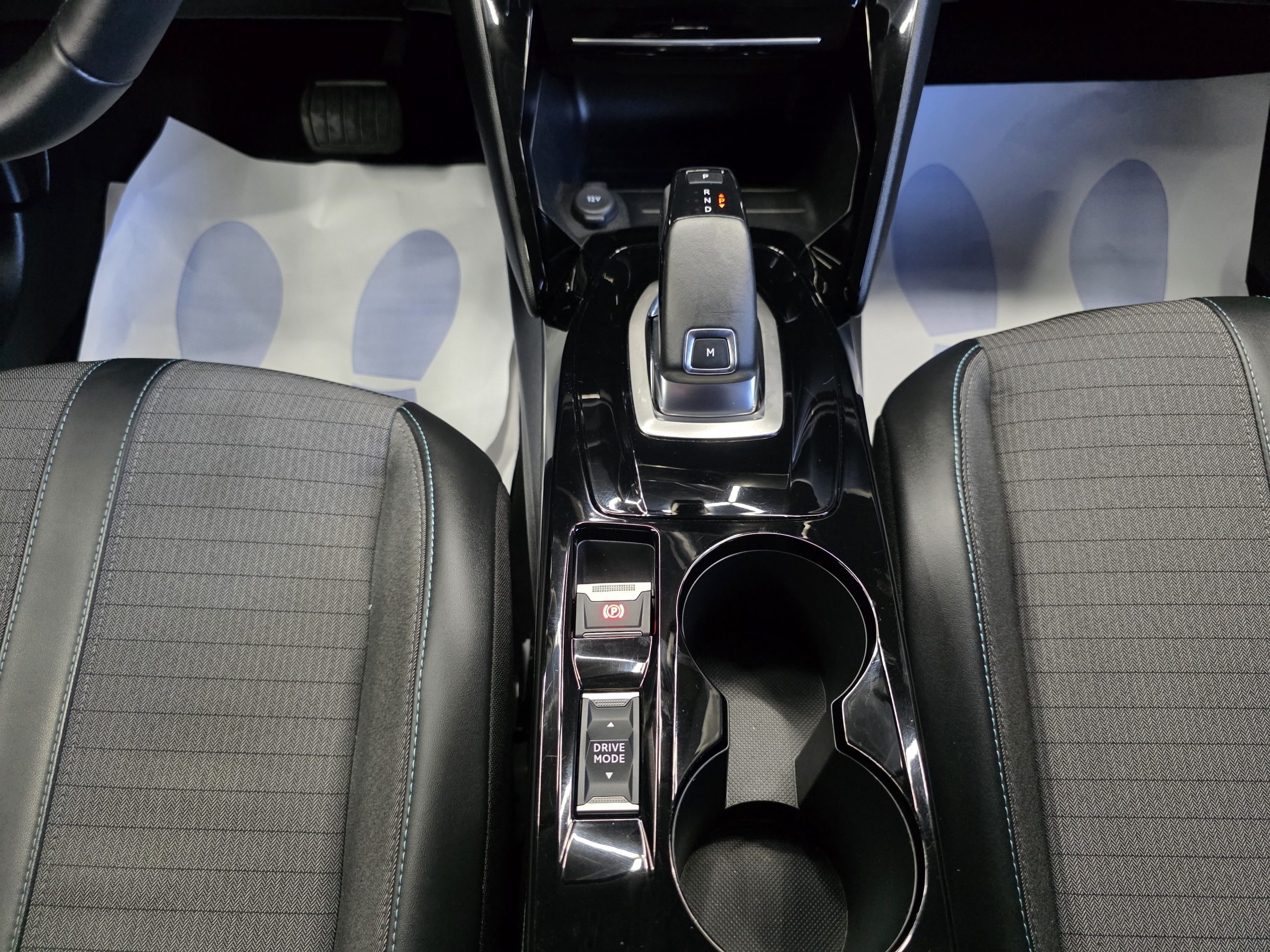 Peugeot 2008 1.5 BlueHDi Allure Pack EAT8