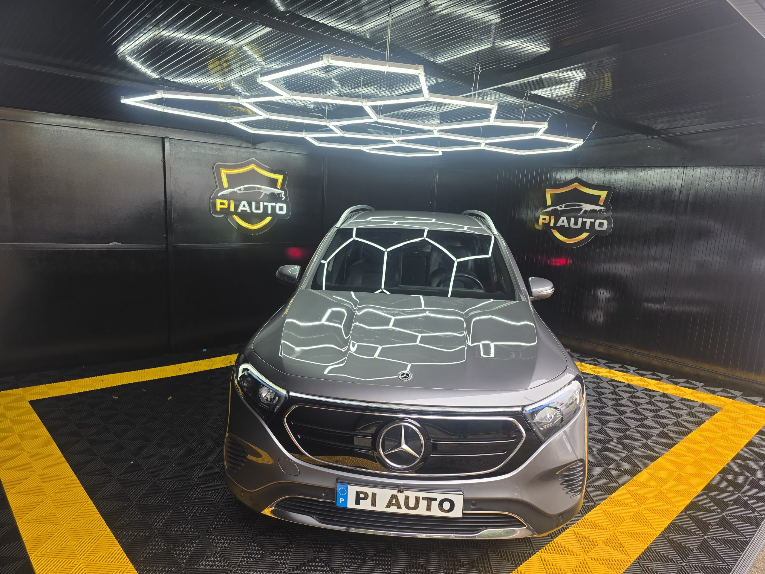 Mercedes-Benz EQB 250+ Edition