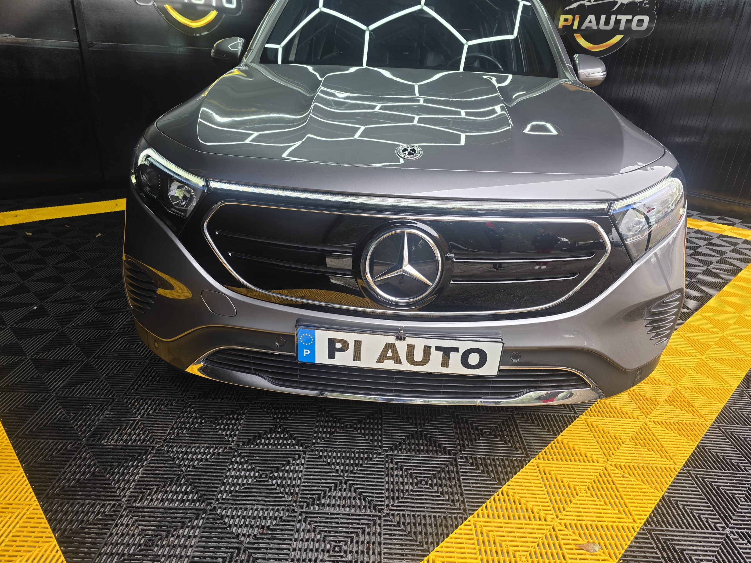 Mercedes-Benz EQB 250+ Edition