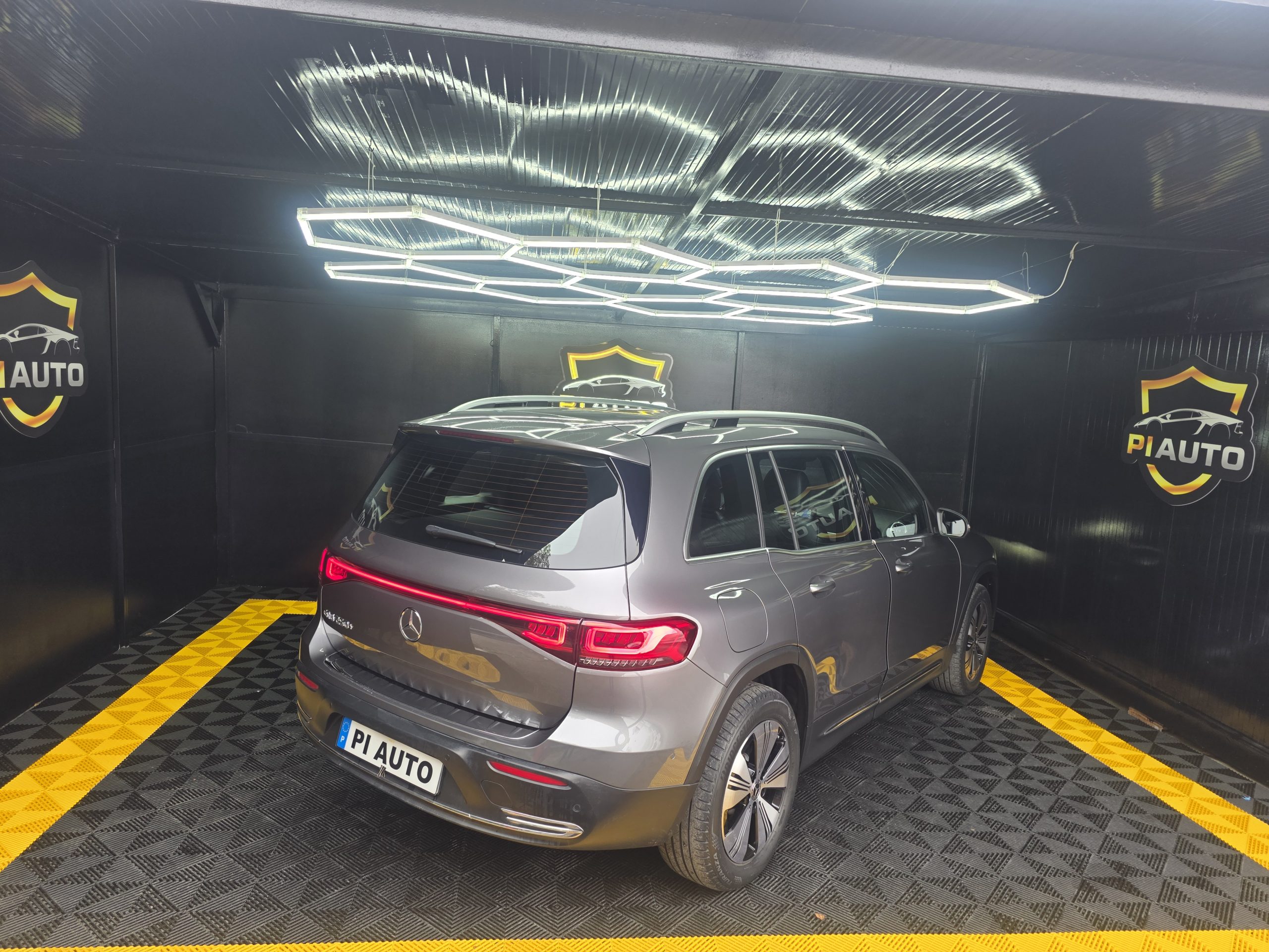 Mercedes-Benz EQB 250+ Edition