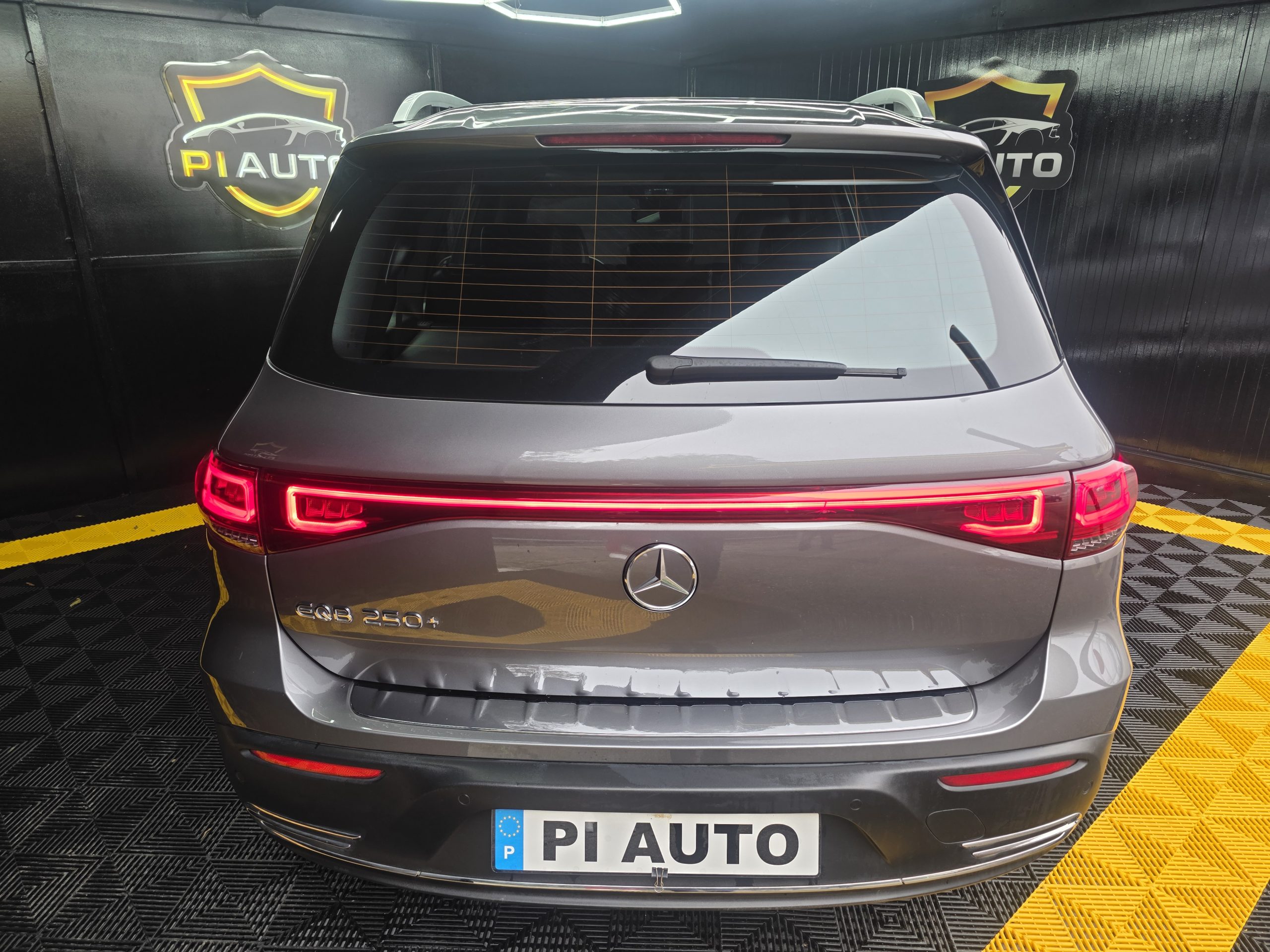 Mercedes-Benz EQB 250+ Edition