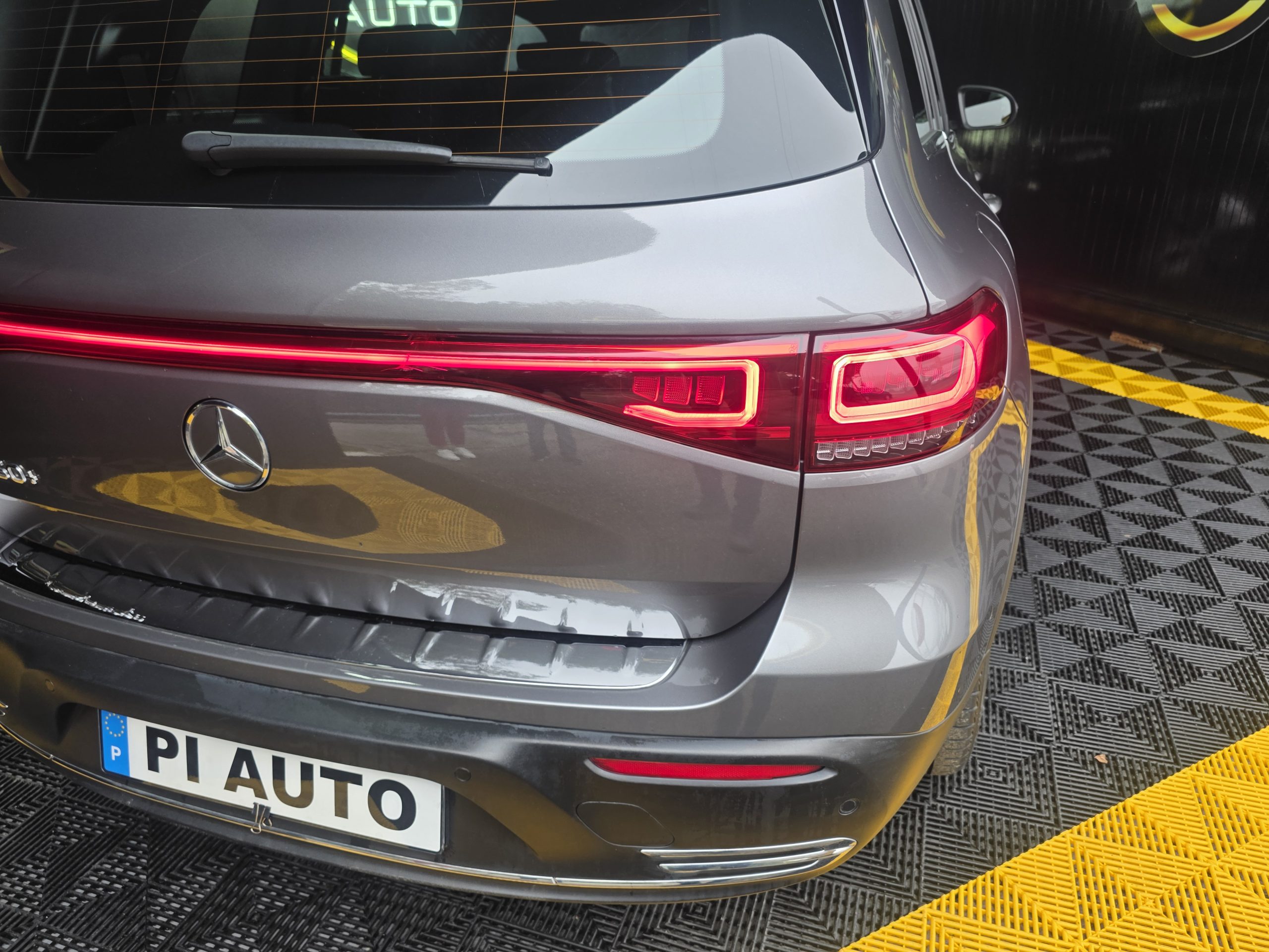 Mercedes-Benz EQB 250+ Edition