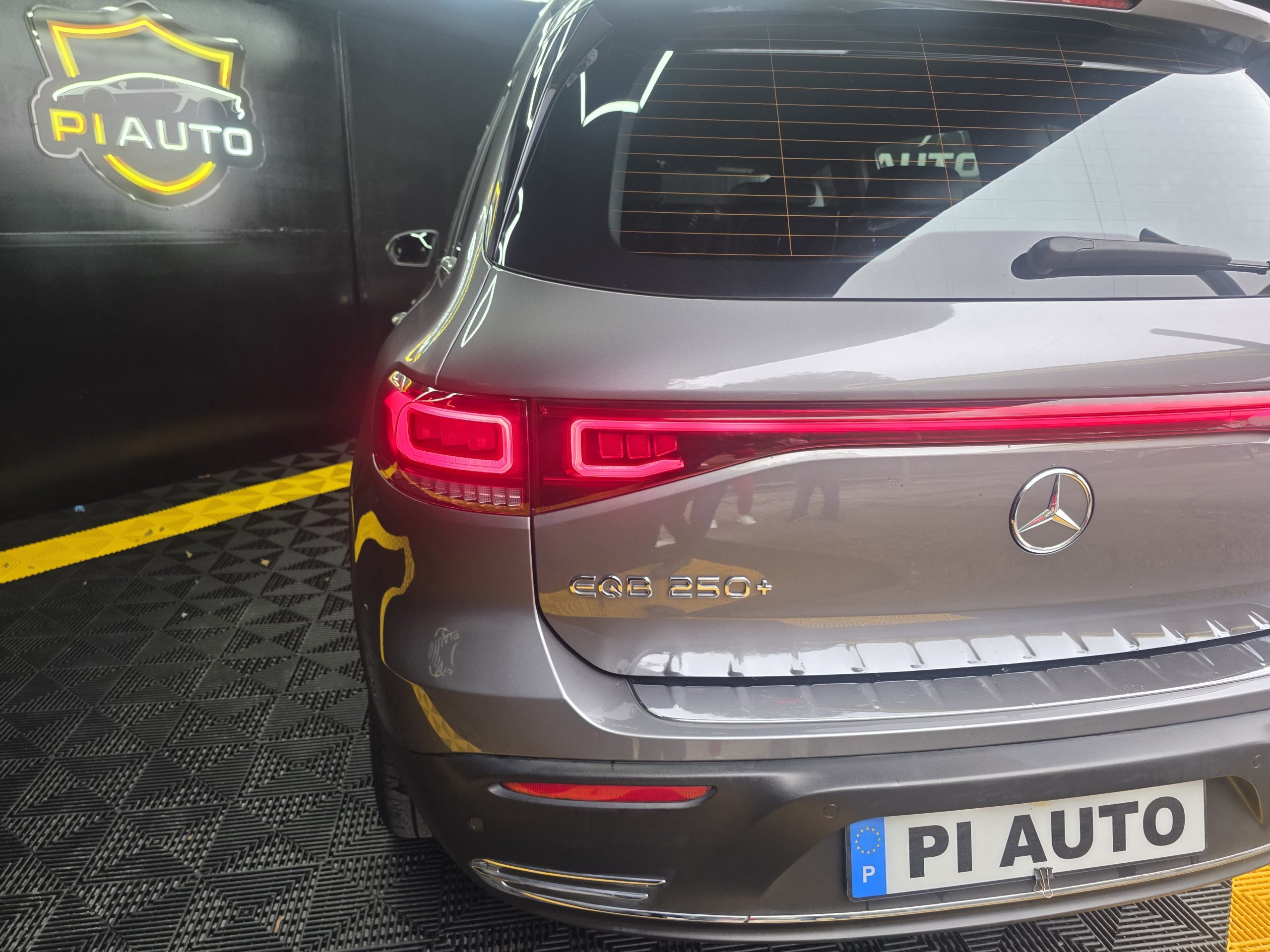 Mercedes-Benz EQB 250+ Edition