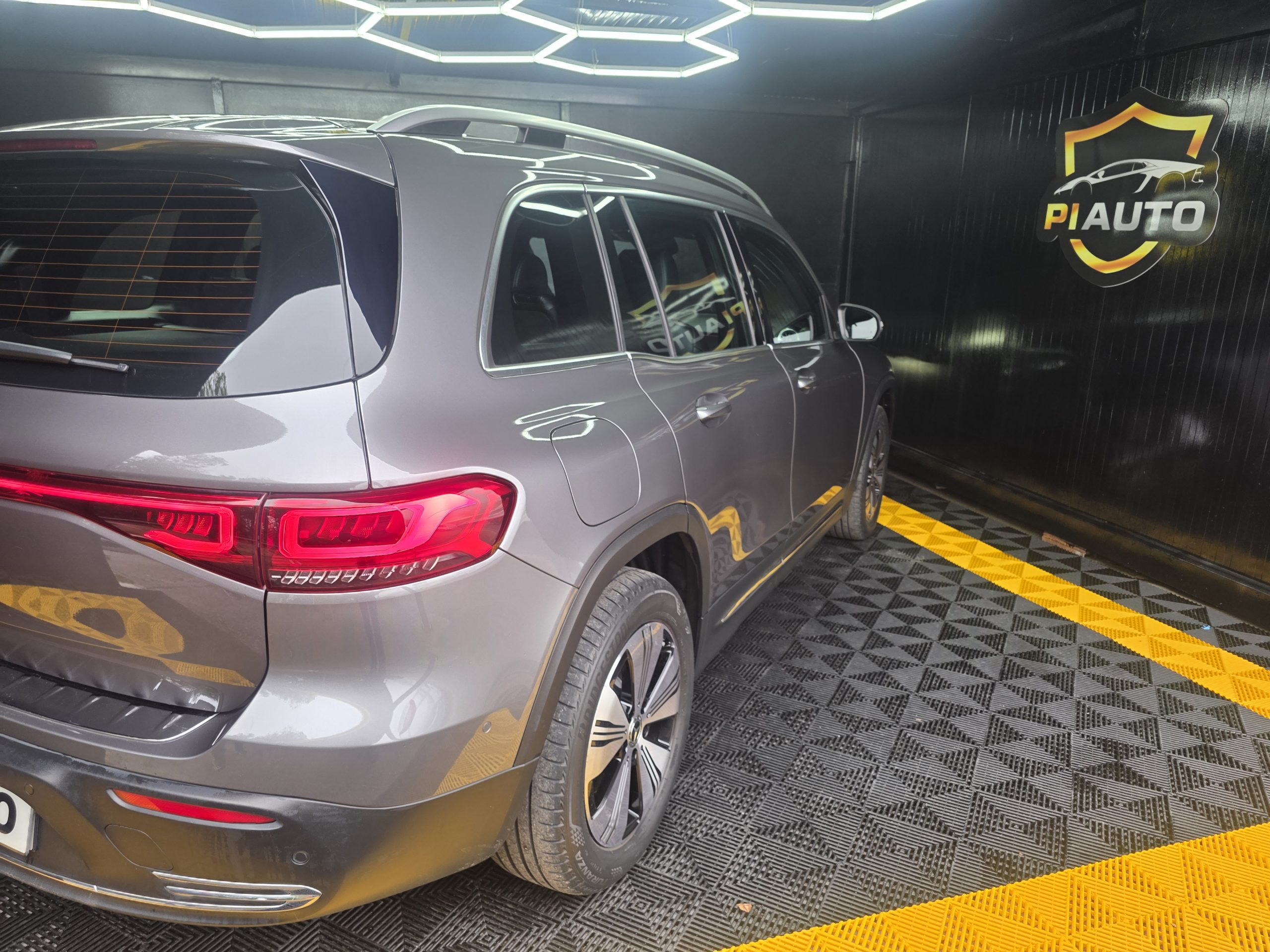 Mercedes-Benz EQB 250+ Edition