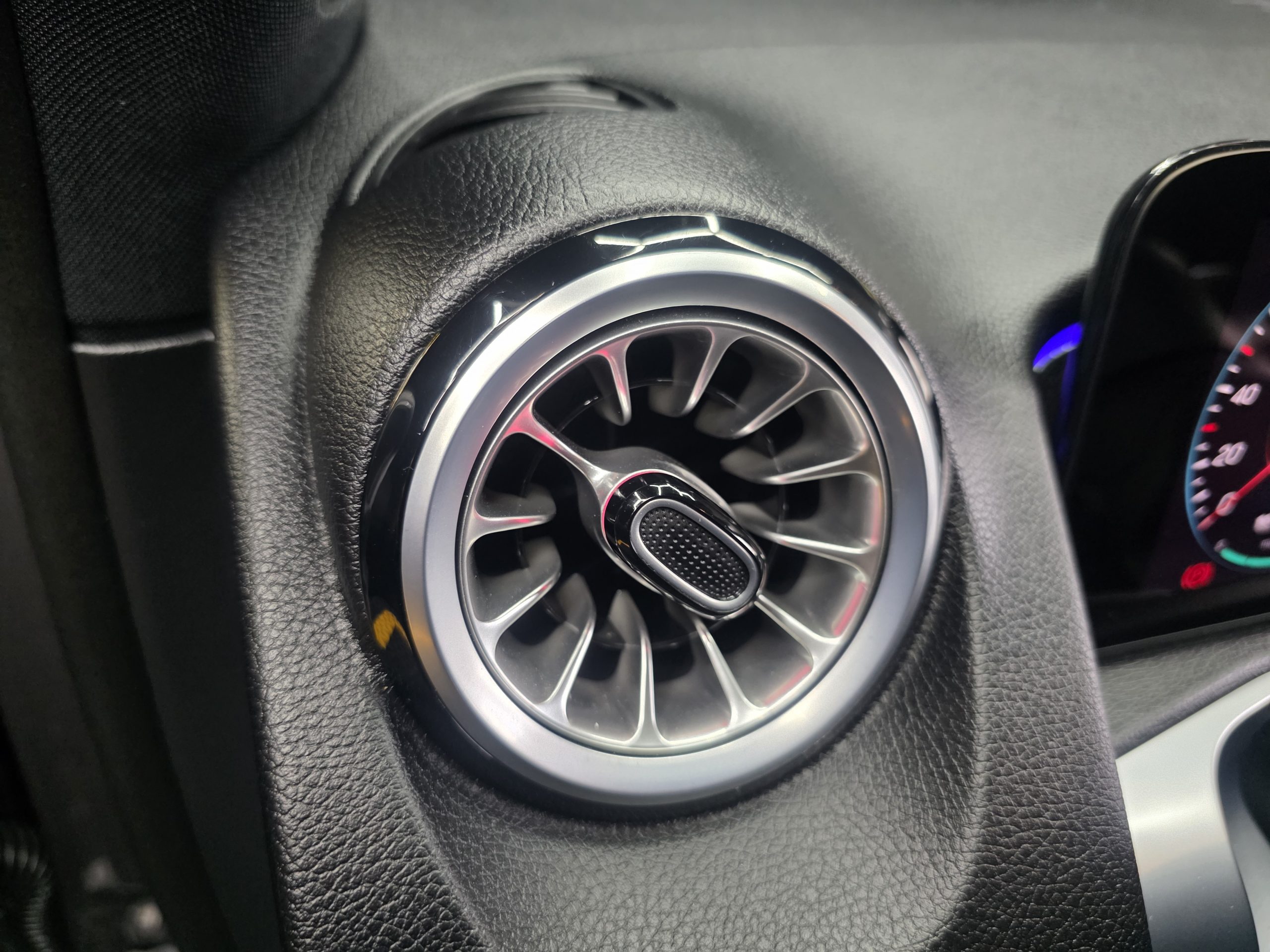 Mercedes-Benz EQB 250+ Edition