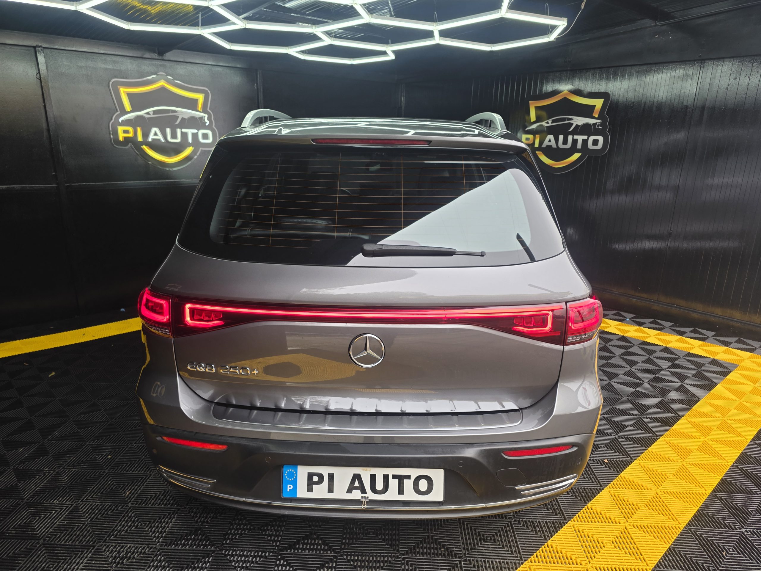 Mercedes-Benz EQB 250+ Edition