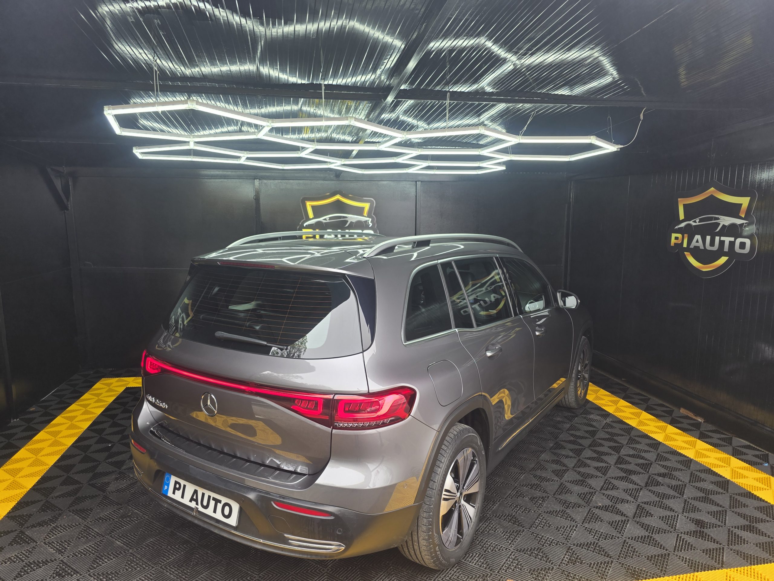 Mercedes-Benz EQB 250+ Edition