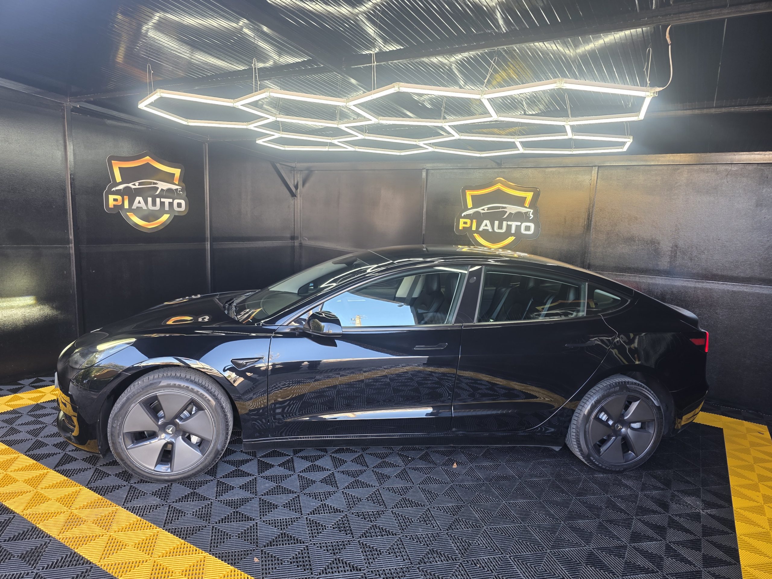 Tesla Model 3 Tracção Traseira