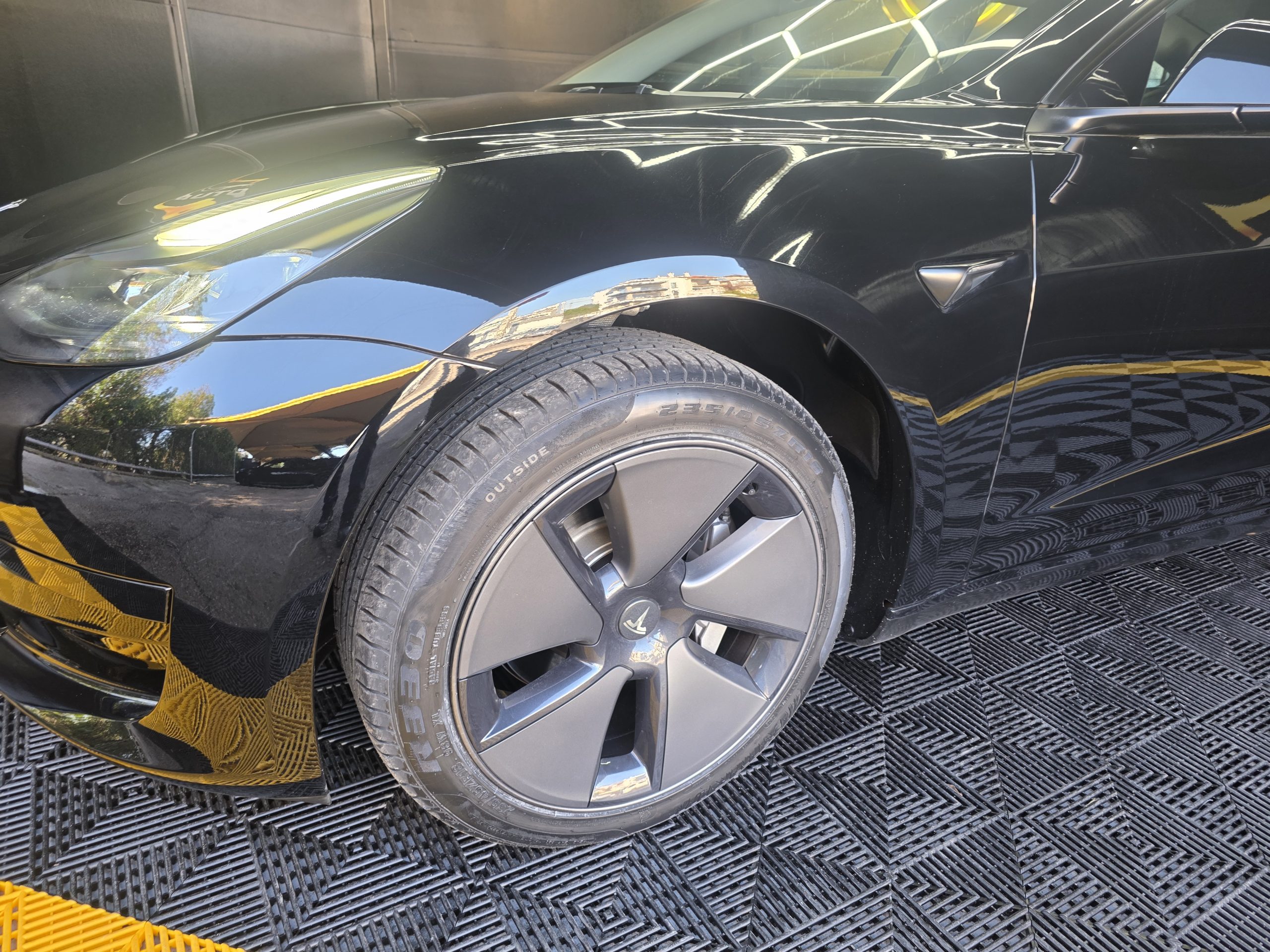 Tesla Model 3 Tracção Traseira