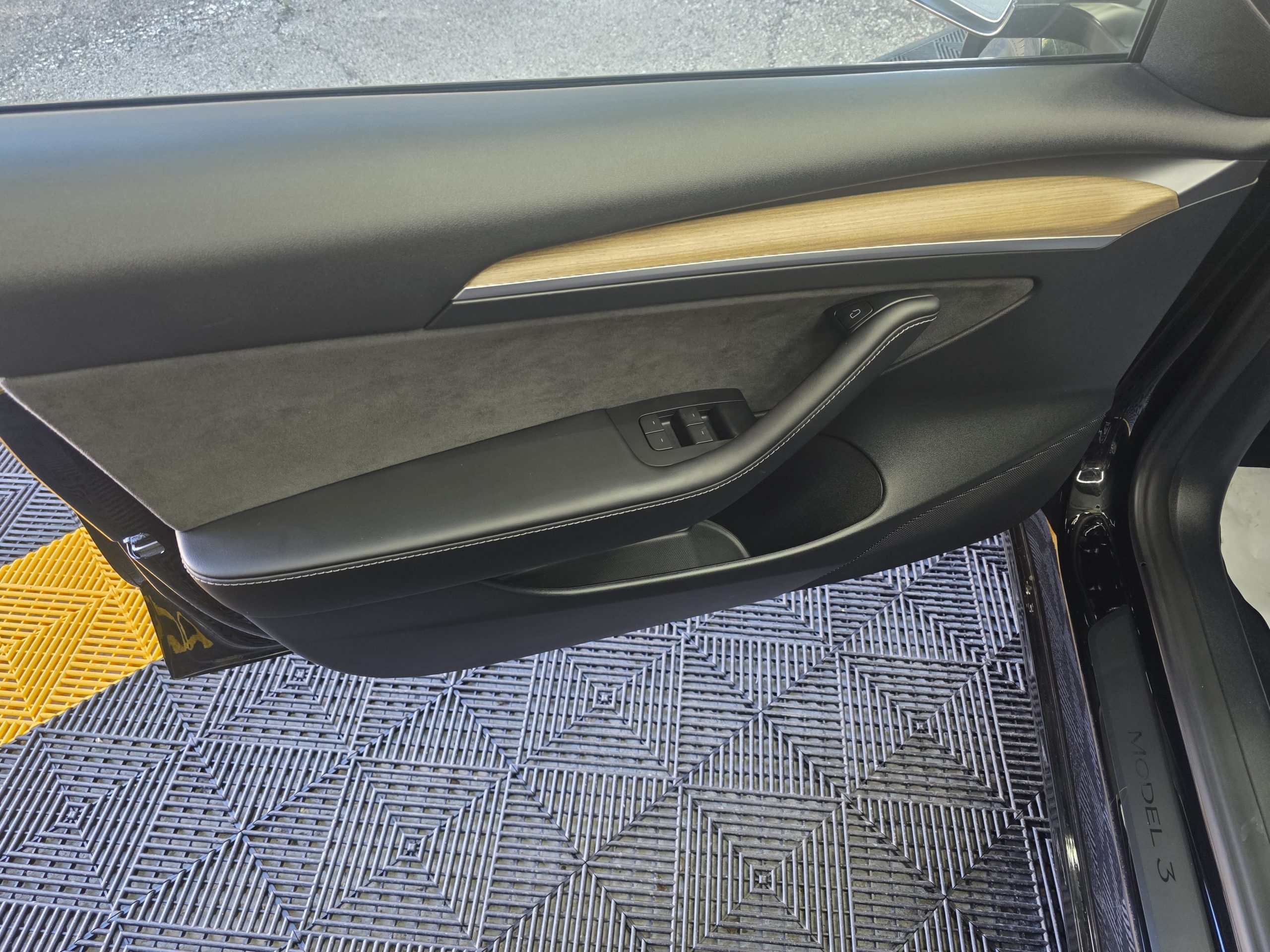 Tesla Model 3 Tracção Traseira