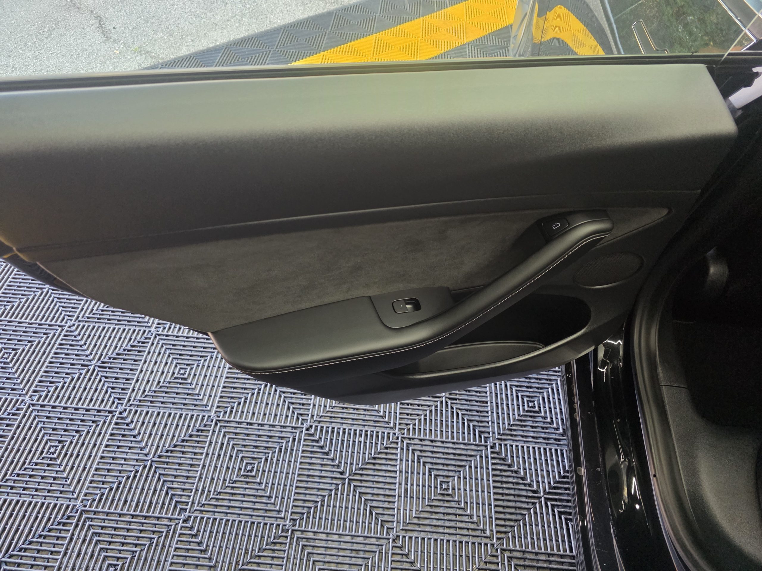 Tesla Model 3 Tracção Traseira