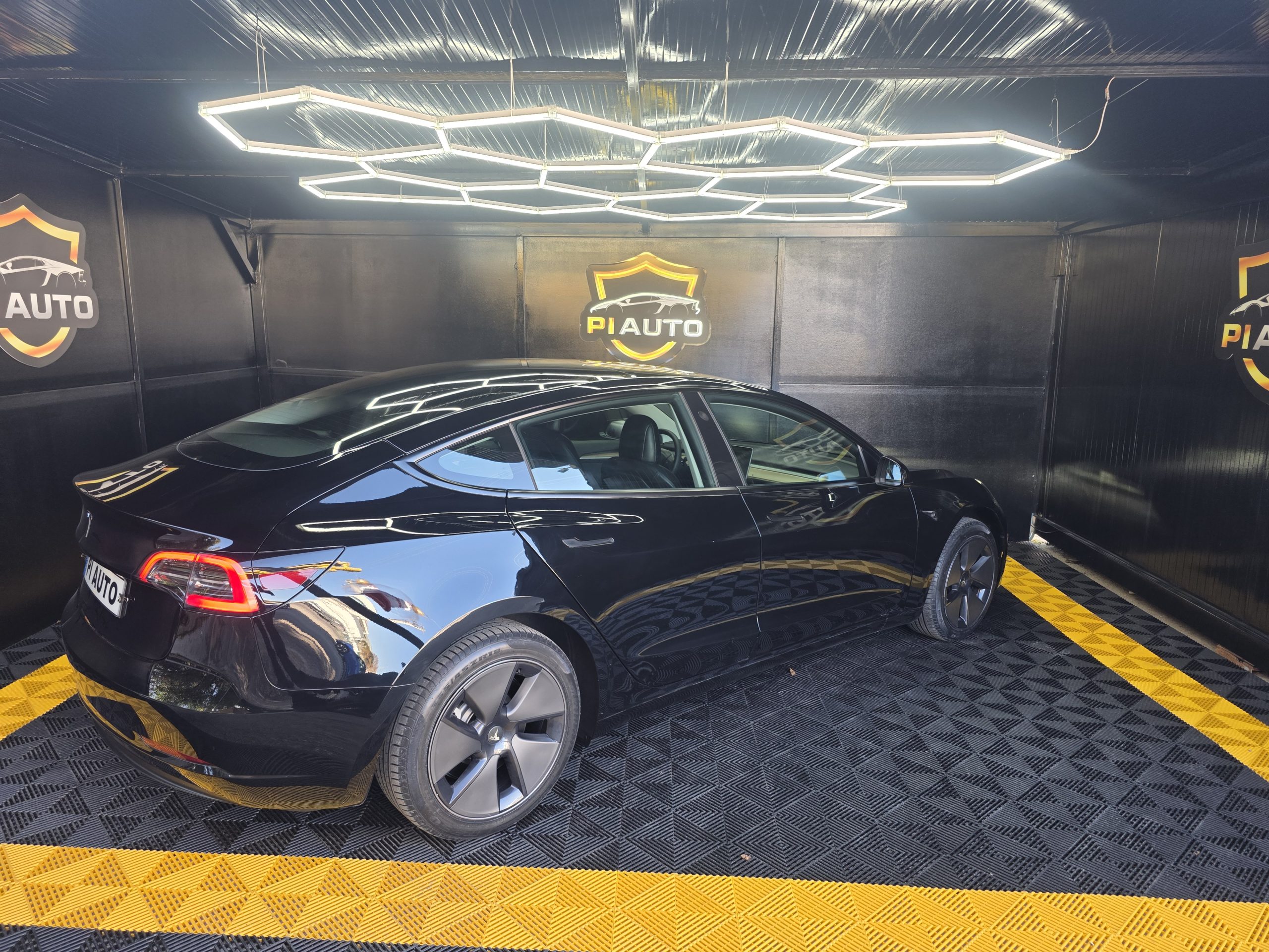 Tesla Model 3 Tracção Traseira