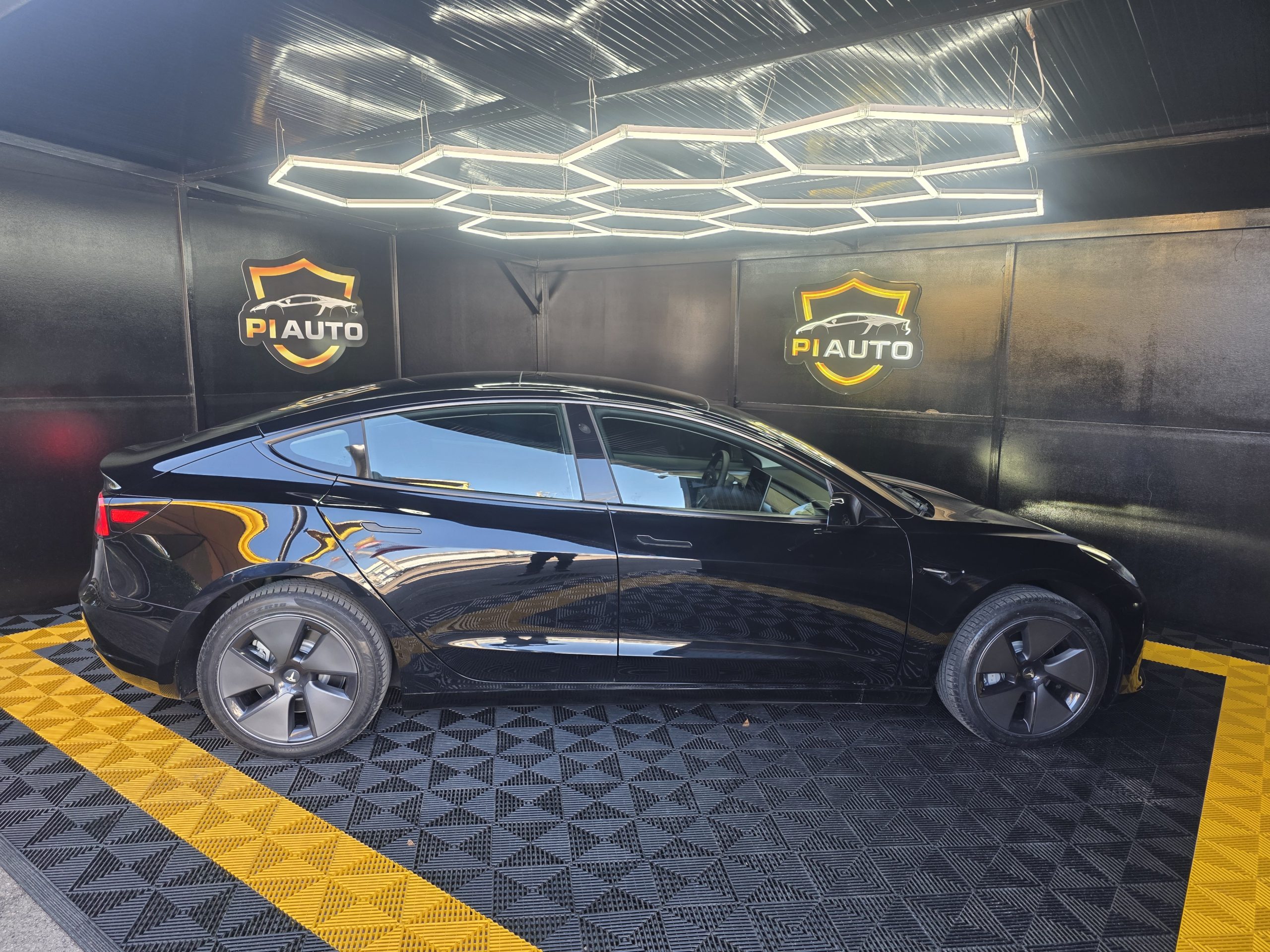 Tesla Model 3 Tracção Traseira