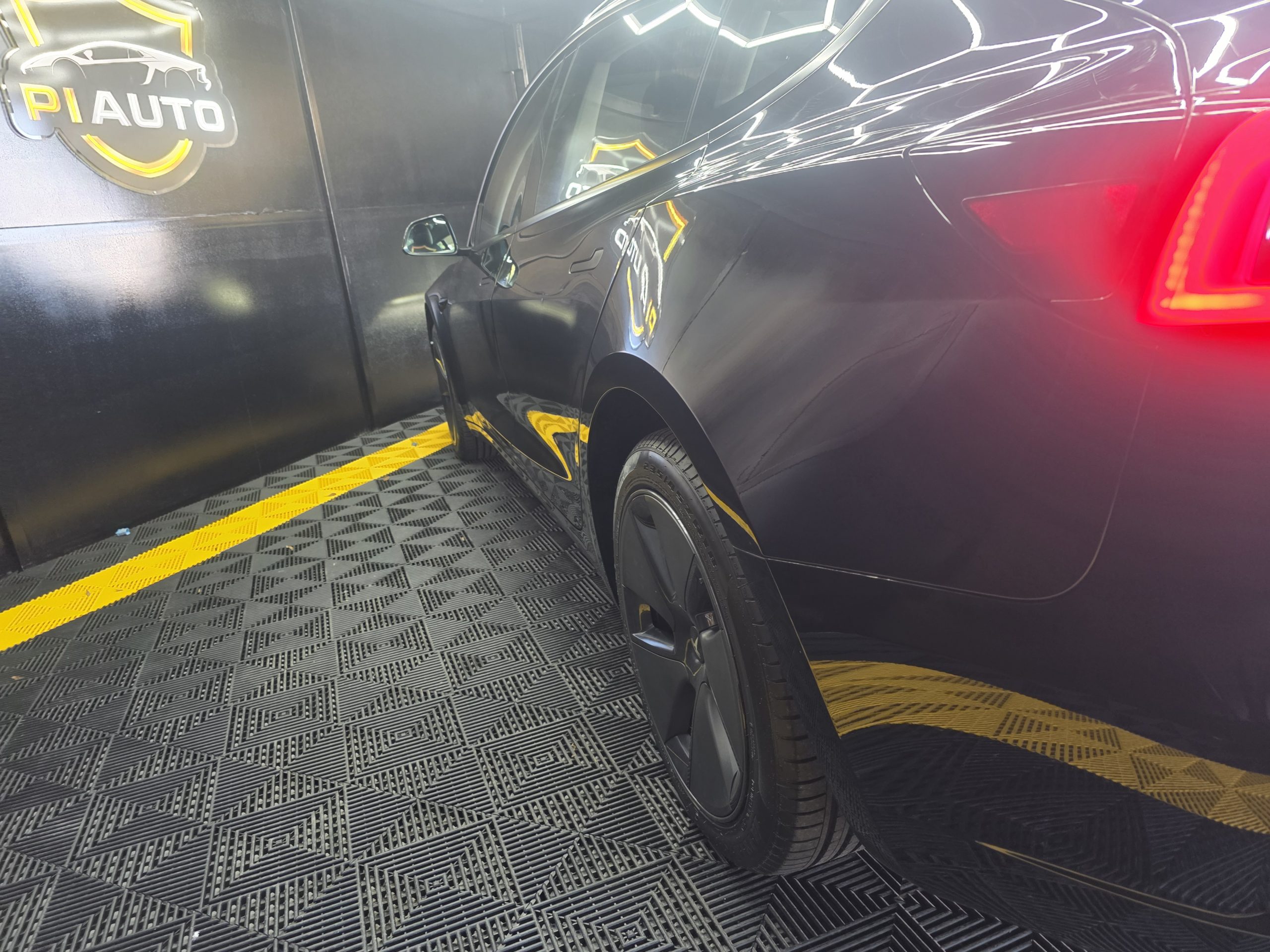 Tesla Model 3 Tracção Traseira