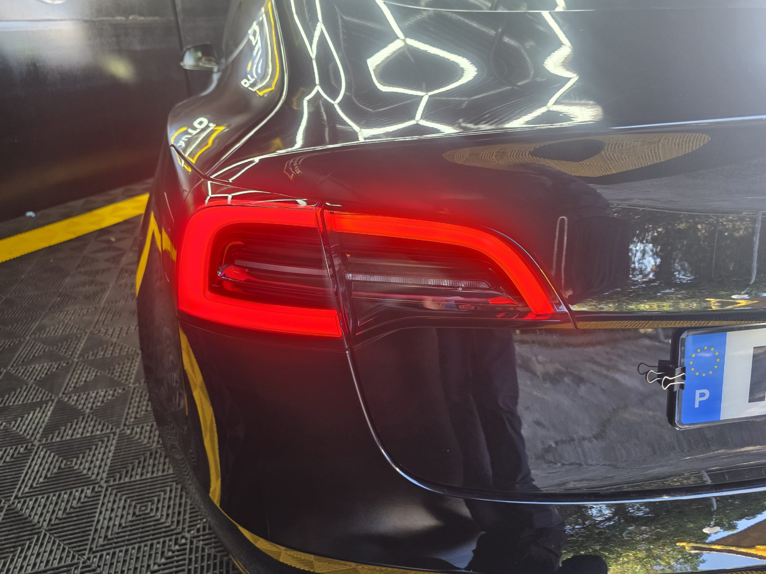 Tesla Model 3 Tracção Traseira