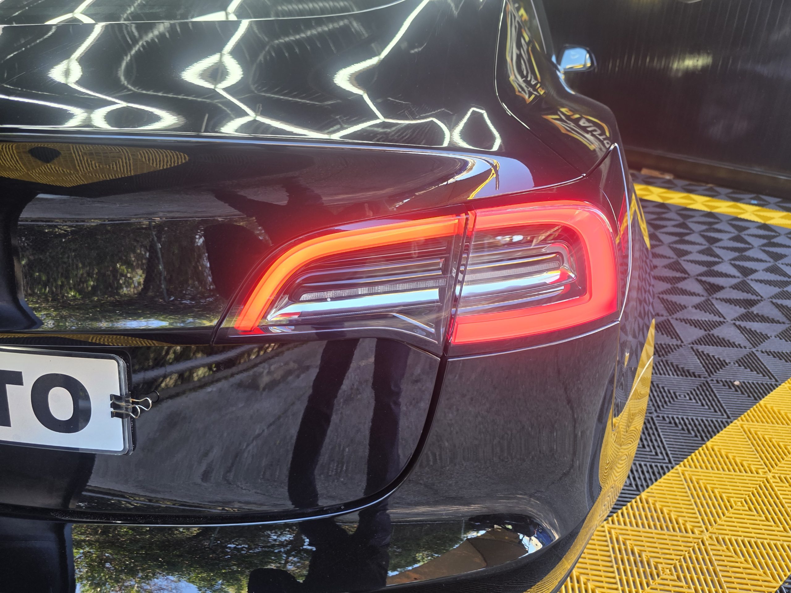 Tesla Model 3 Tracção Traseira