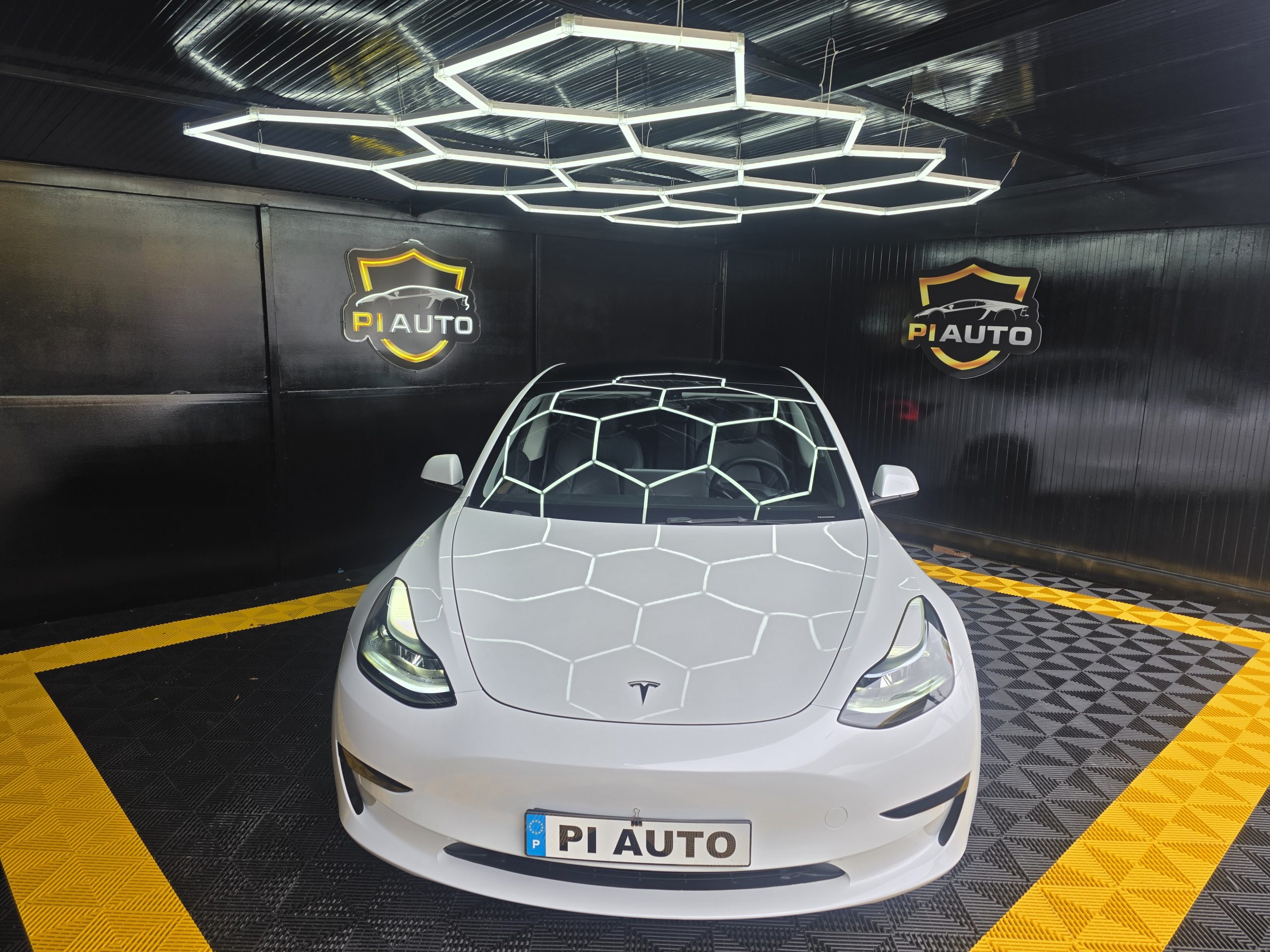 Tesla Model 3 Tracção Traseira