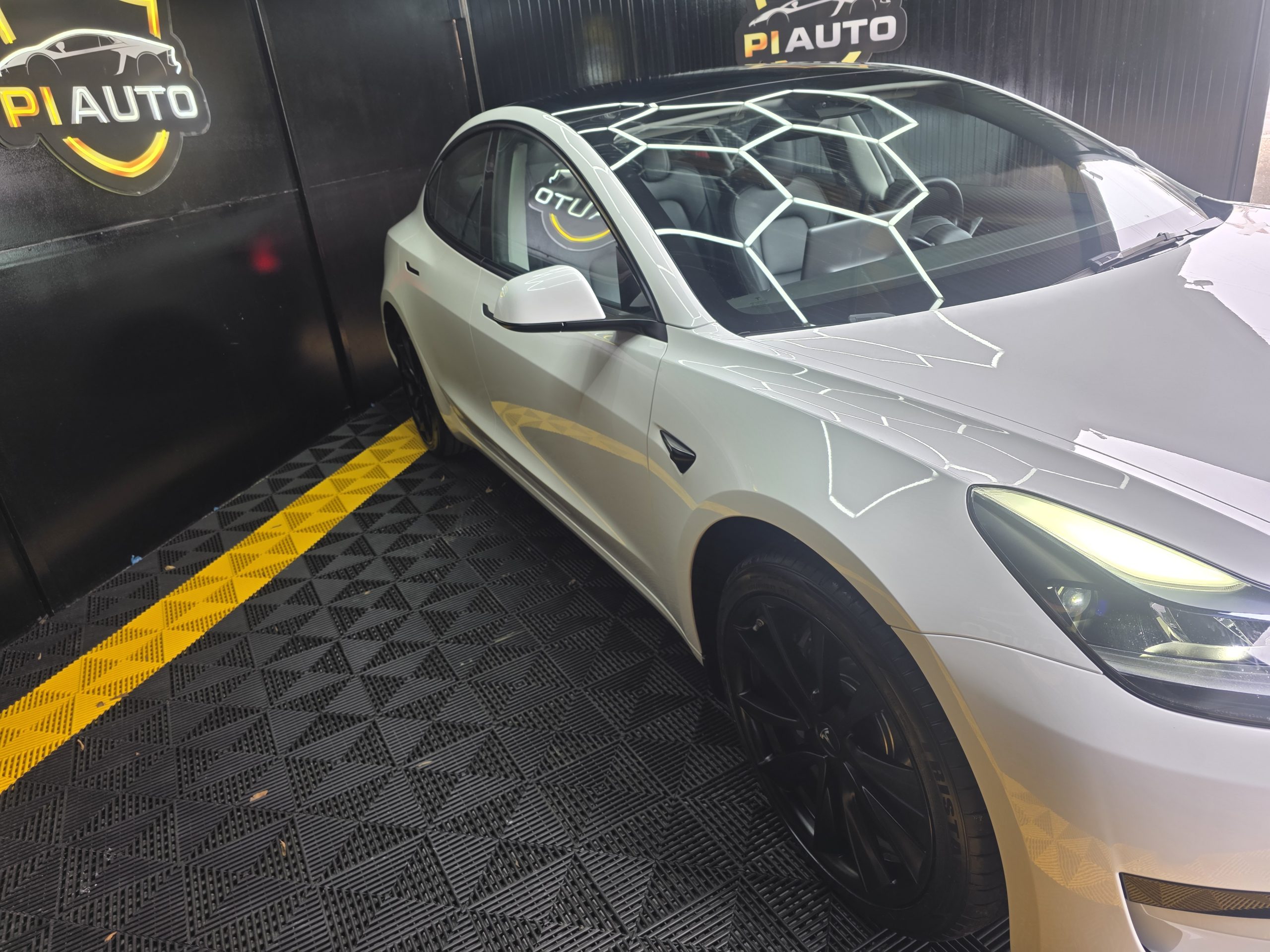 Tesla Model 3 Tracção Traseira