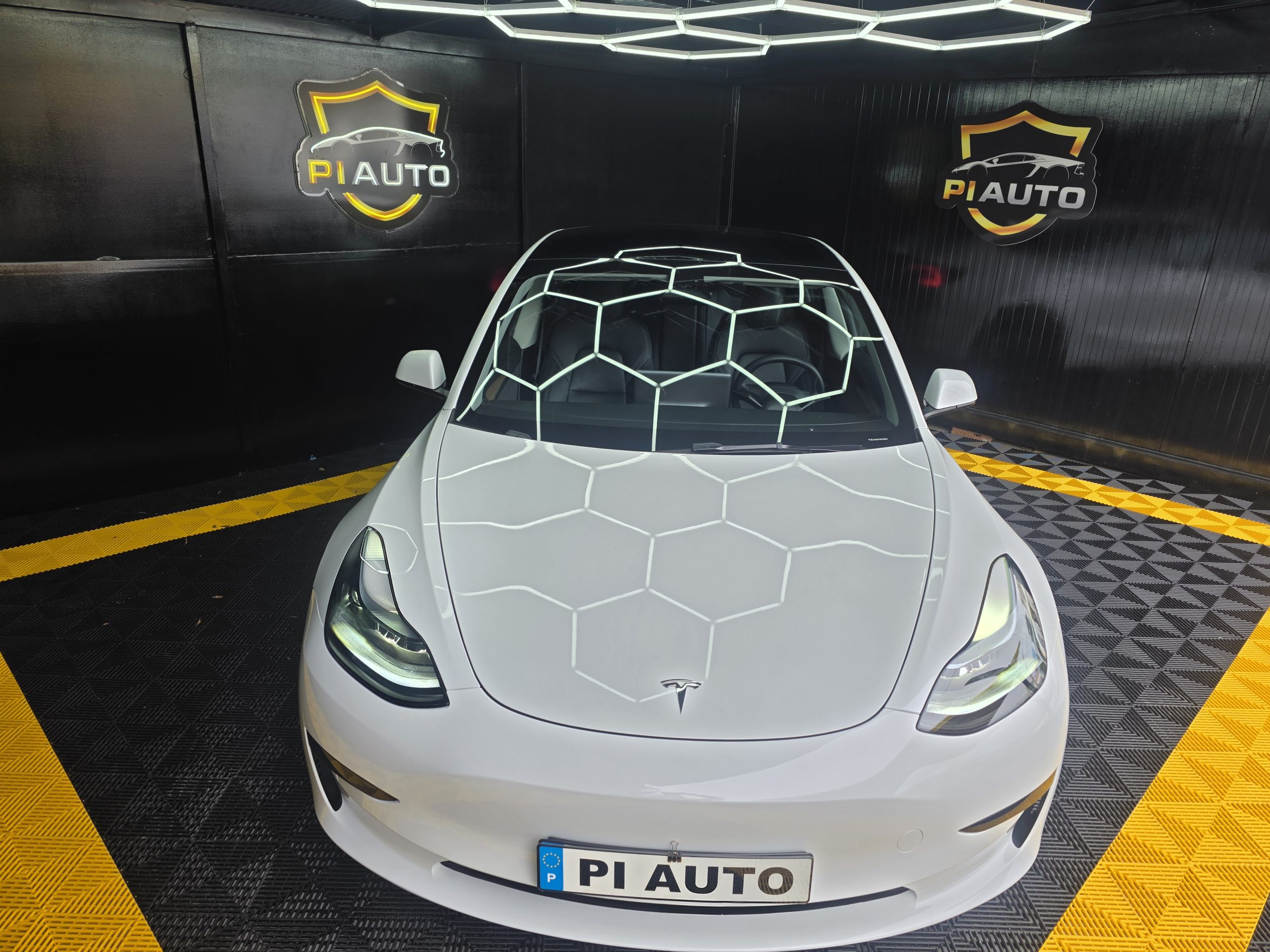 Tesla Model 3 Tracção Traseira