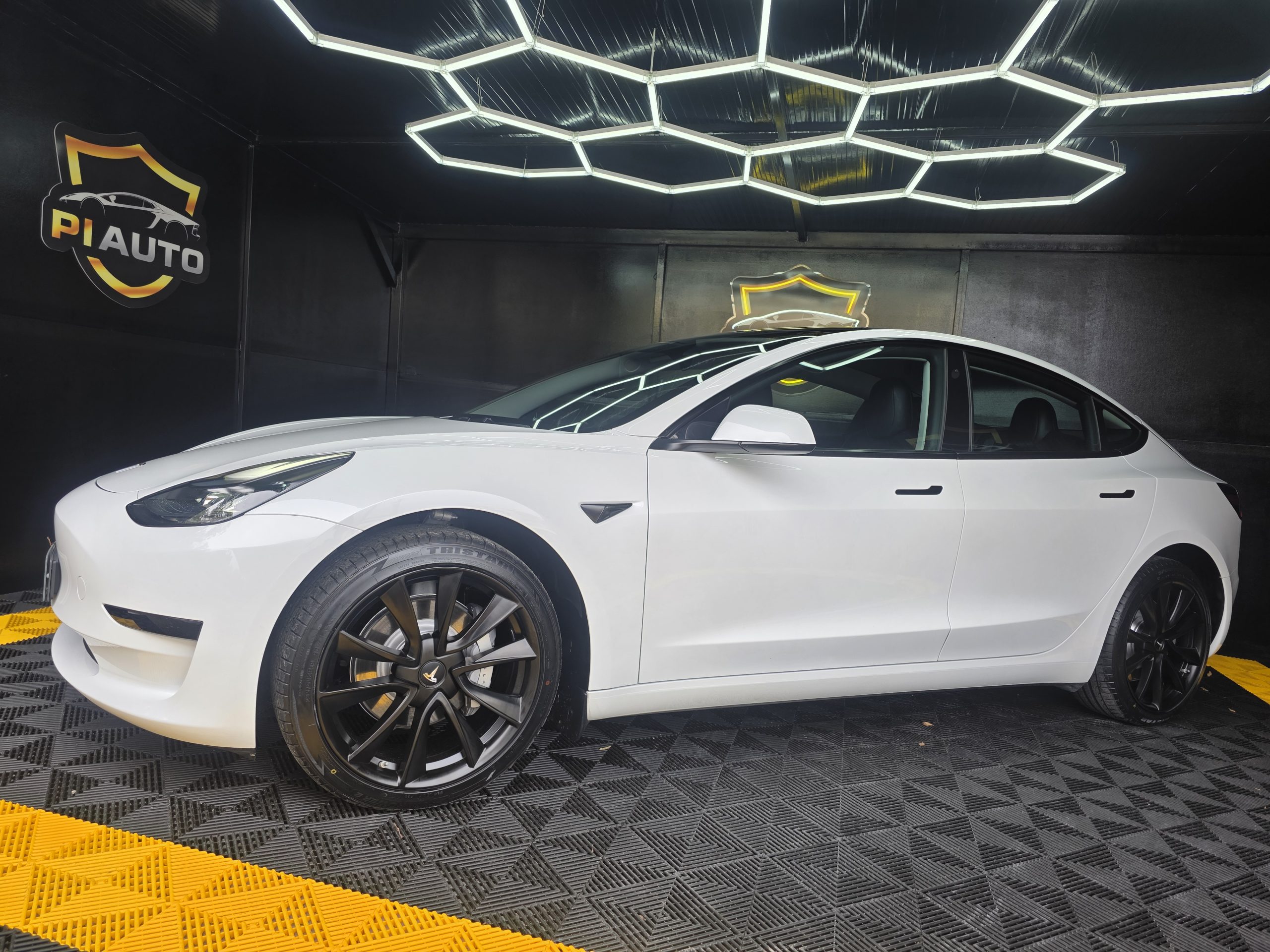 Tesla Model 3 Tracção Traseira