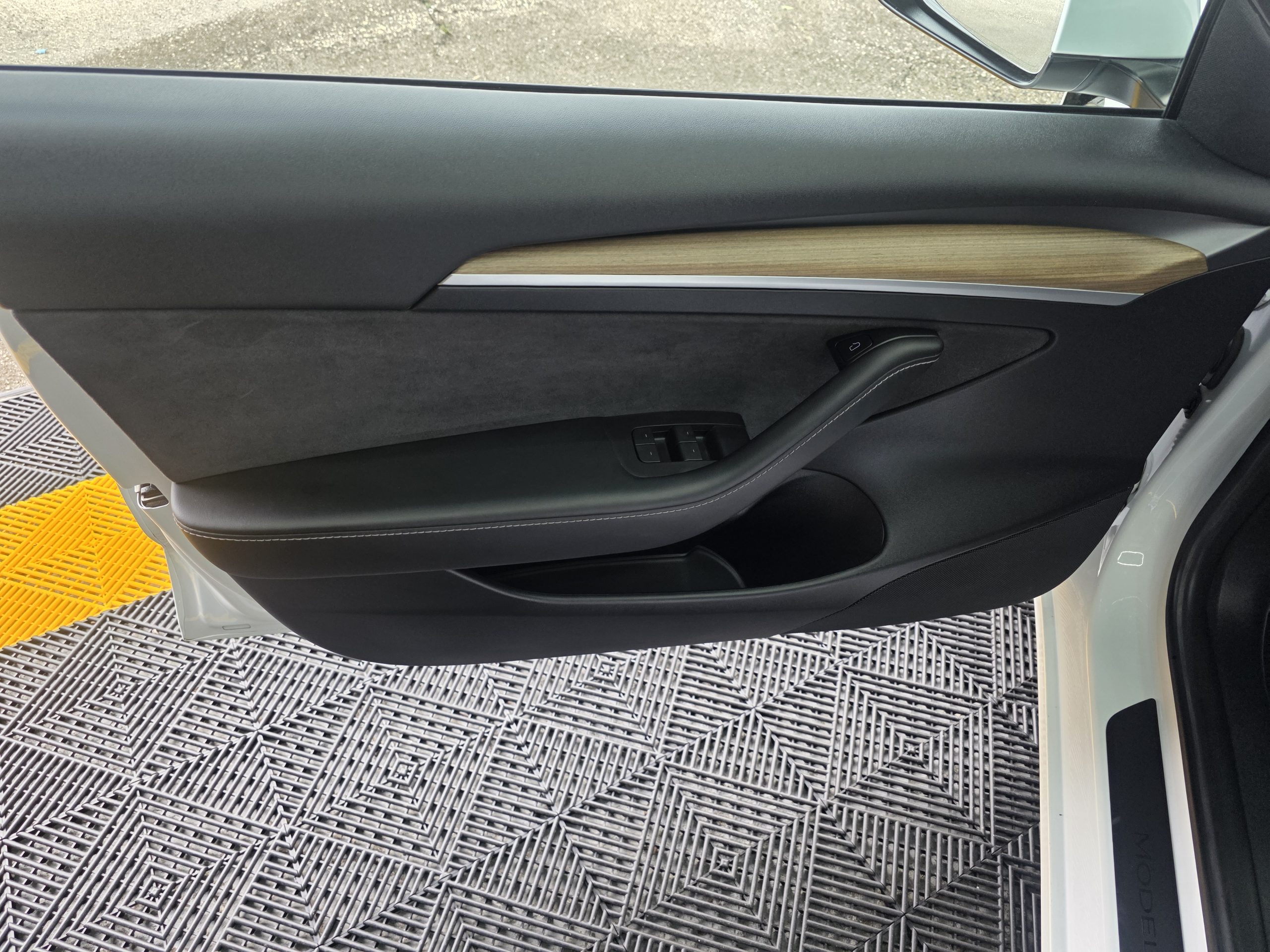 Tesla Model 3 Tracção Traseira