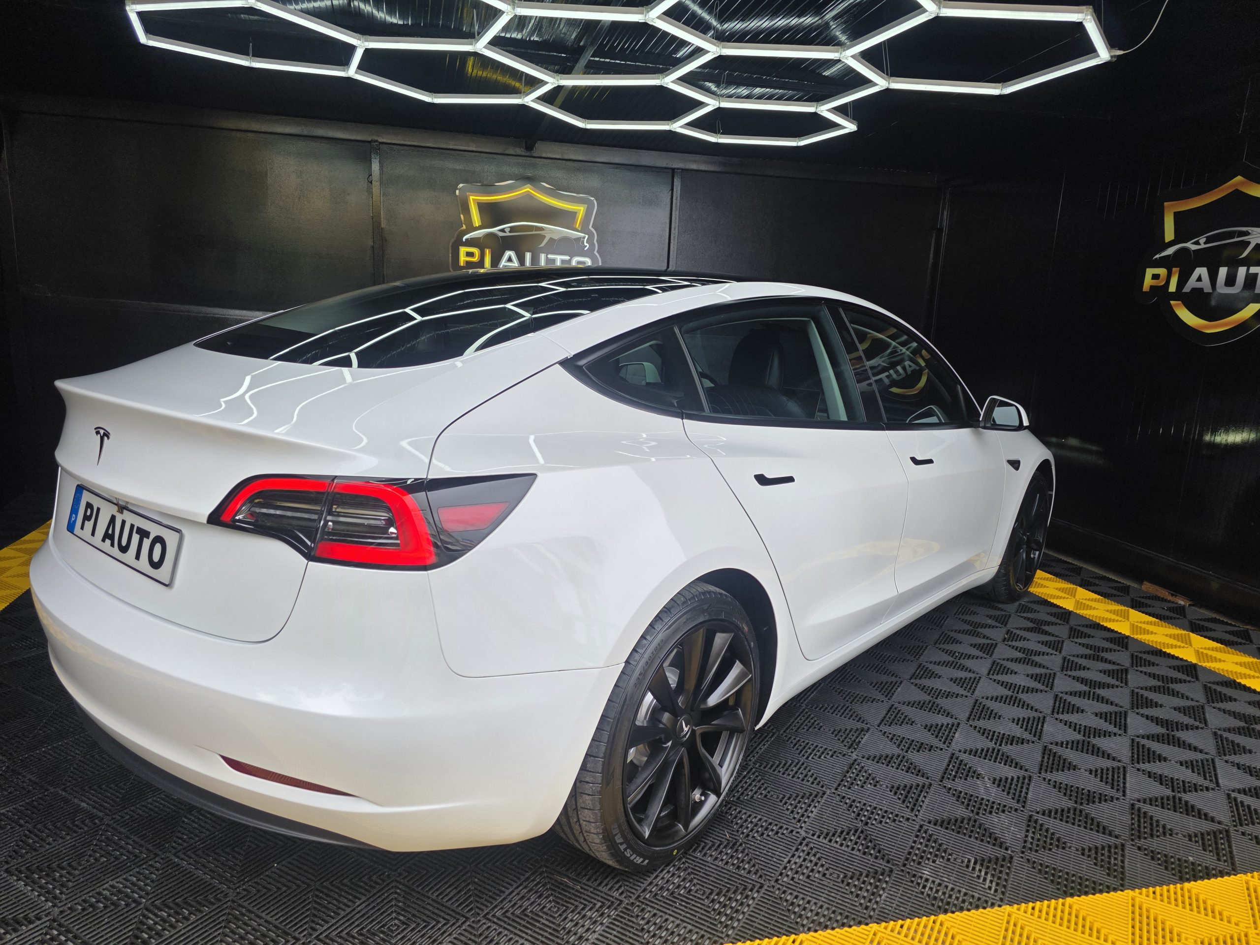 Tesla Model 3 Tracção Traseira