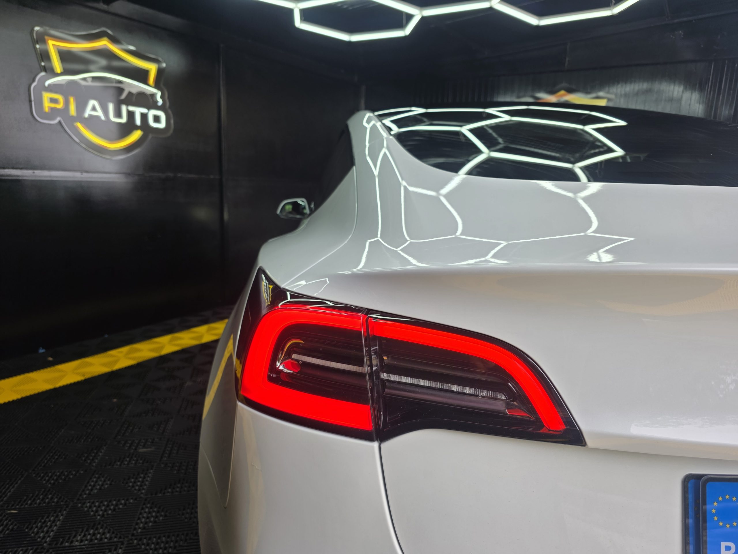 Tesla Model 3 Tracção Traseira