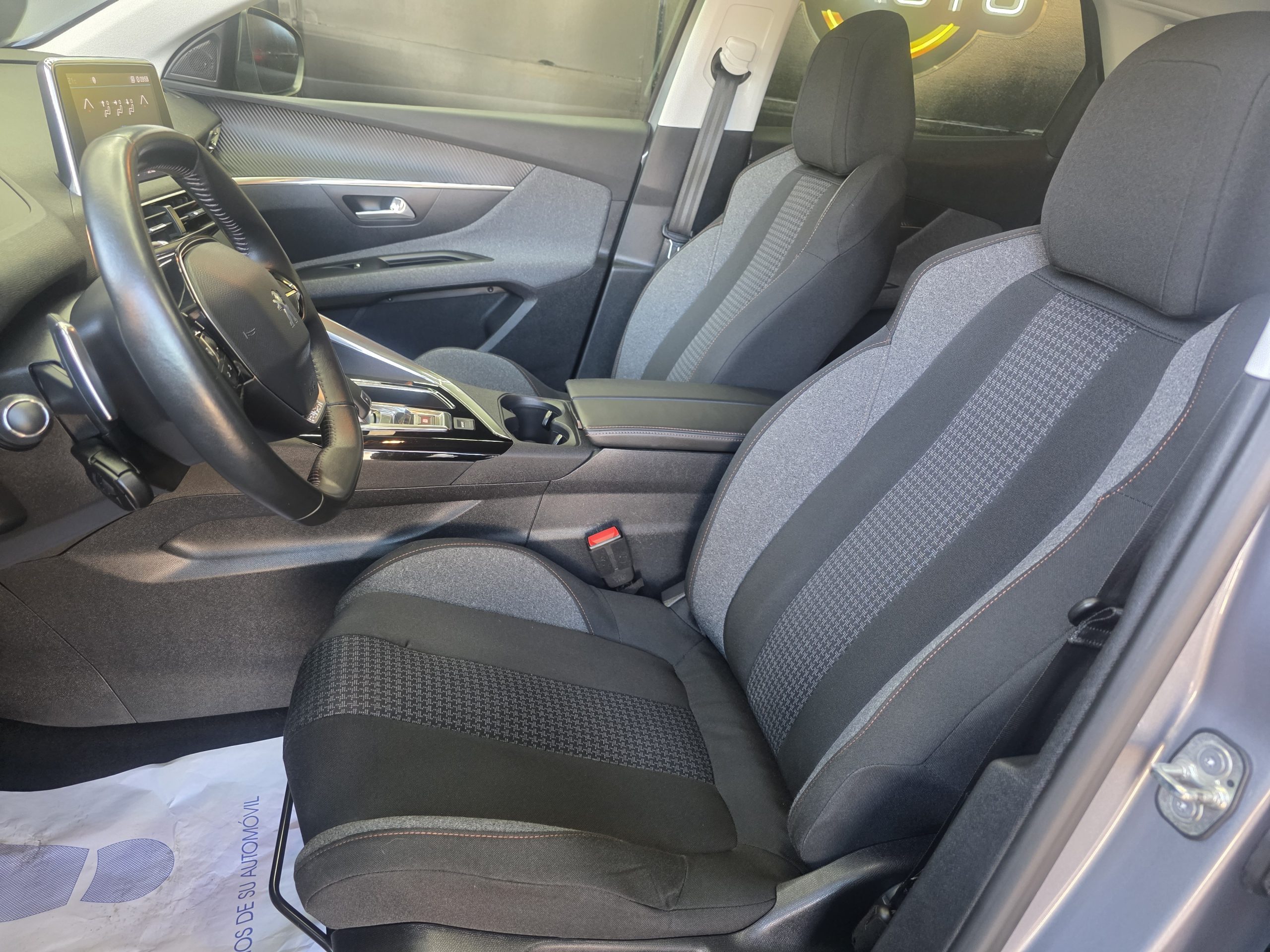 Peugeot 3008 1.5 BlueHDi Allure EAT8