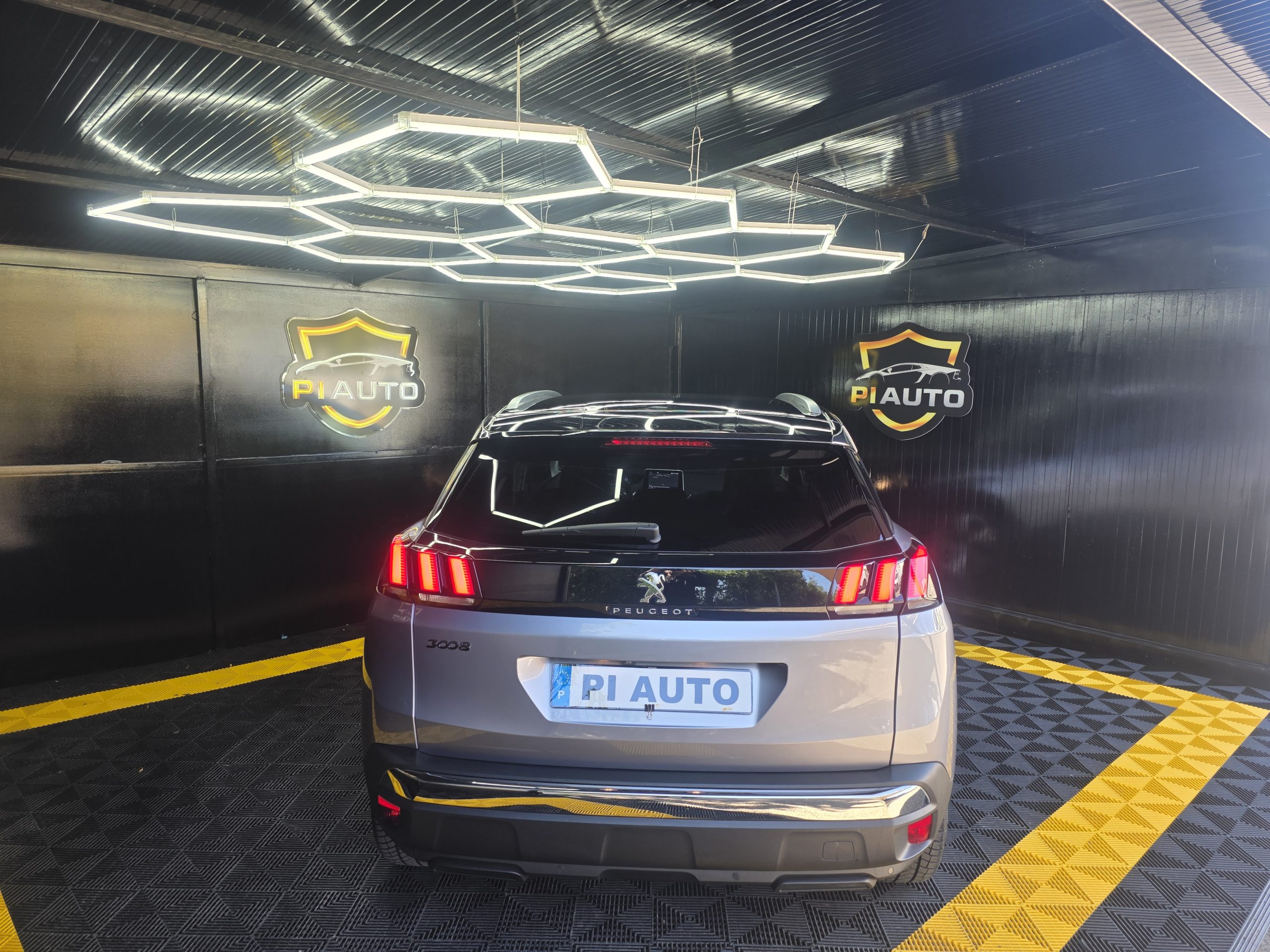 Peugeot 3008 1.5 BlueHDi Allure EAT8