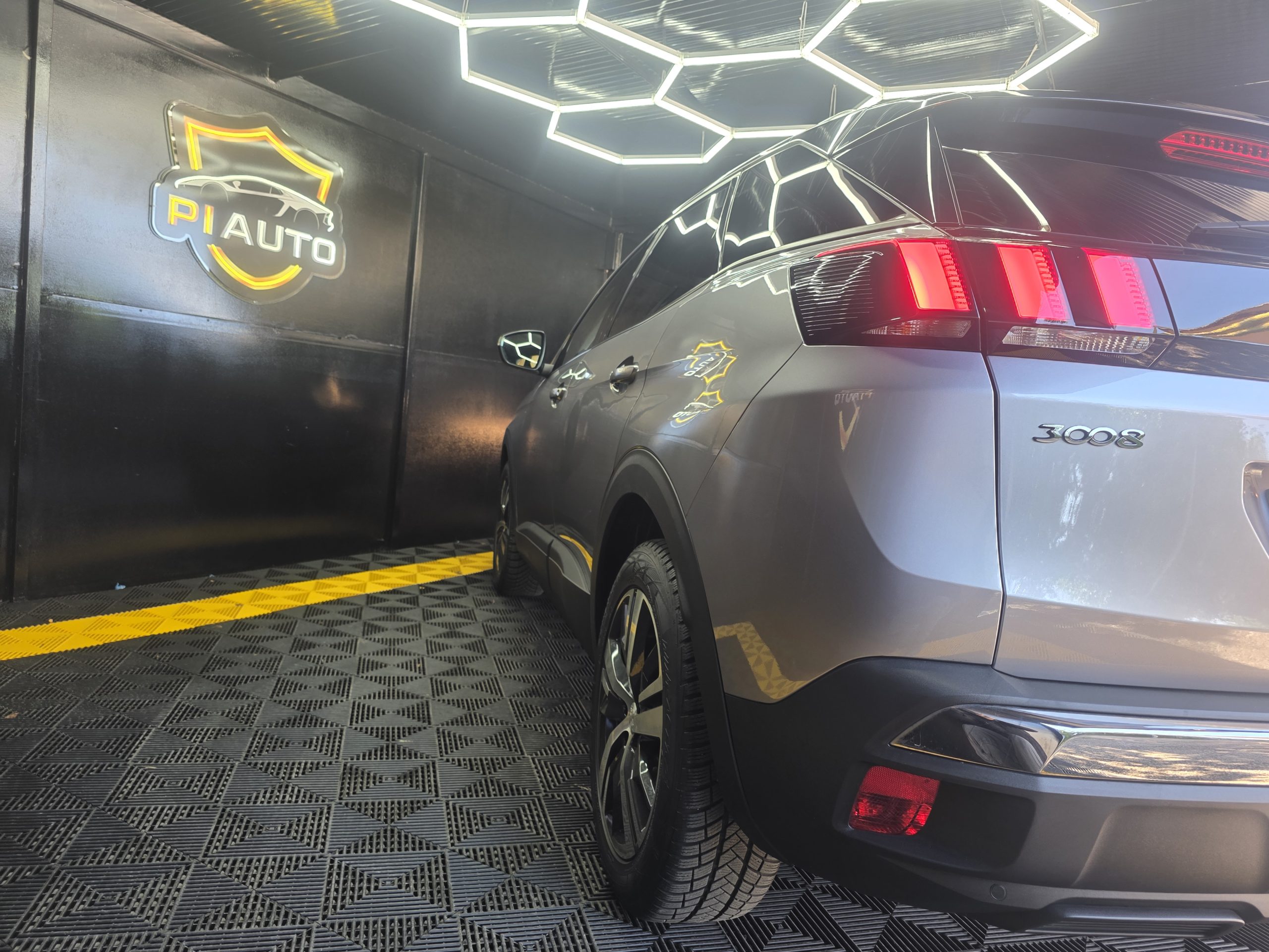 Peugeot 3008 1.5 BlueHDi Allure EAT8