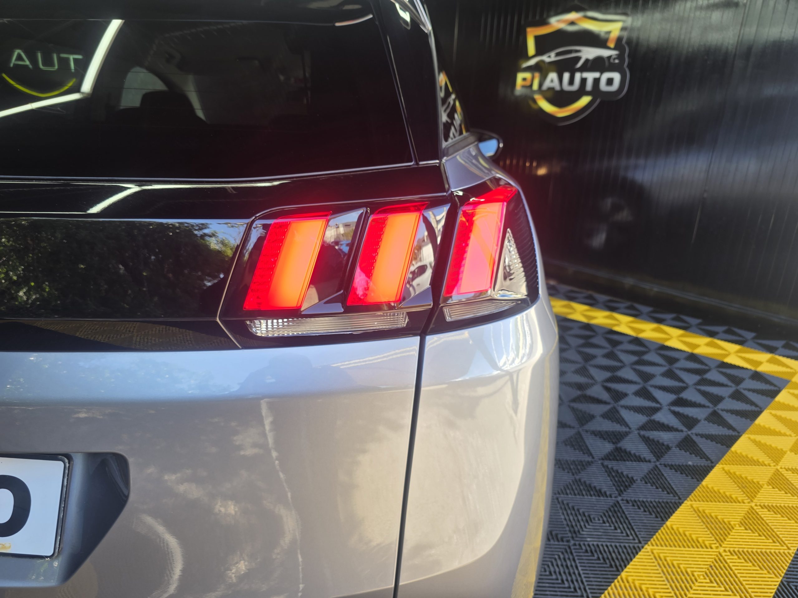 Peugeot 3008 1.5 BlueHDi Allure EAT8