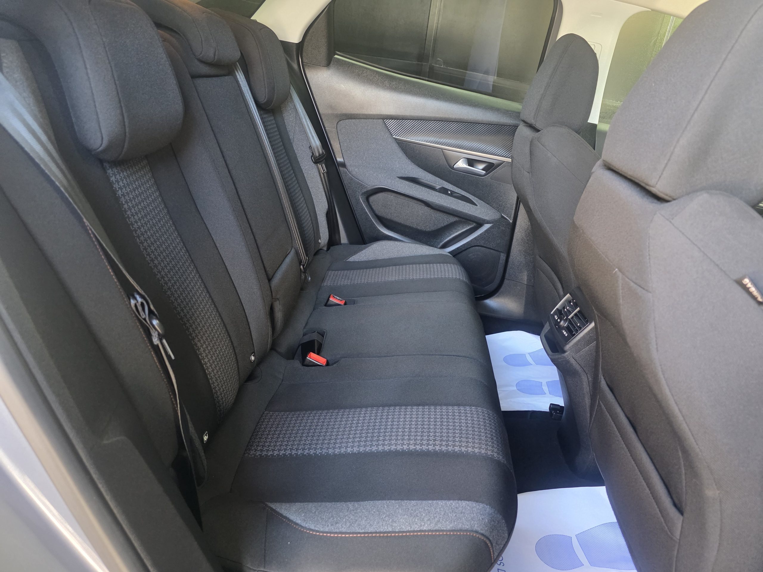 Peugeot 3008 1.5 BlueHDi Allure EAT8