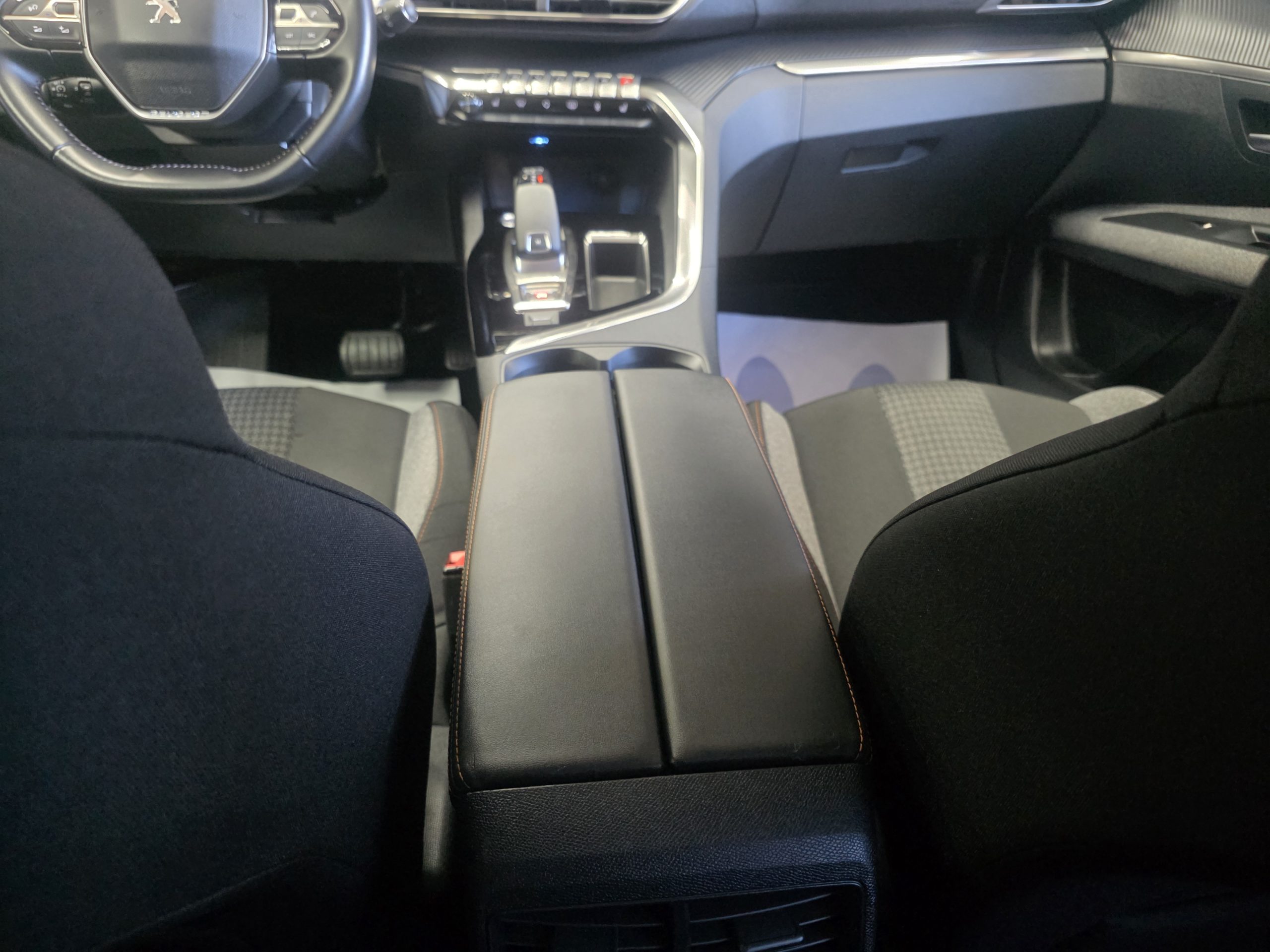 Peugeot 3008 1.5 BlueHDi Allure EAT8