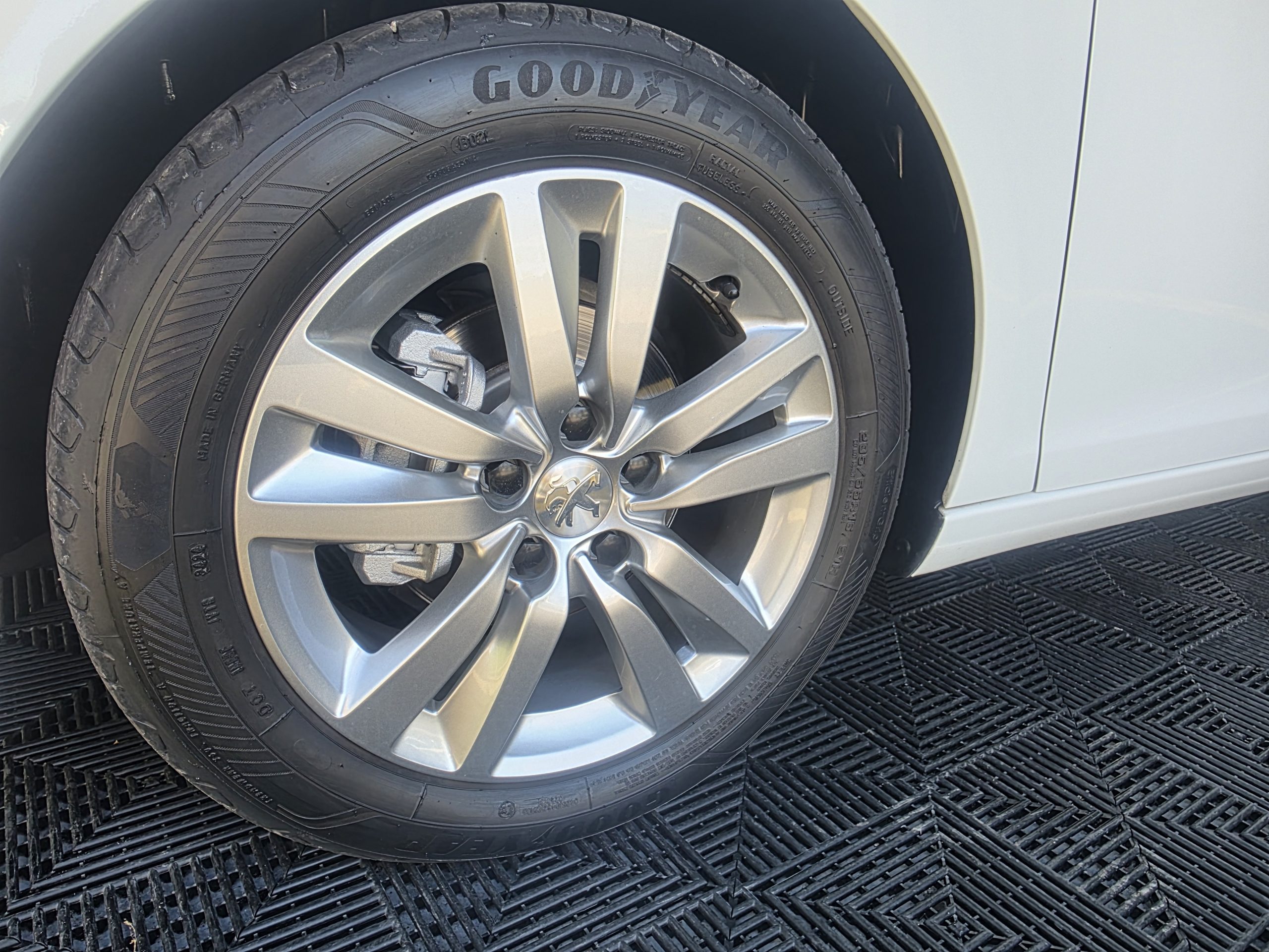 PEUGEOT 308 1.5 BLUEHDI
