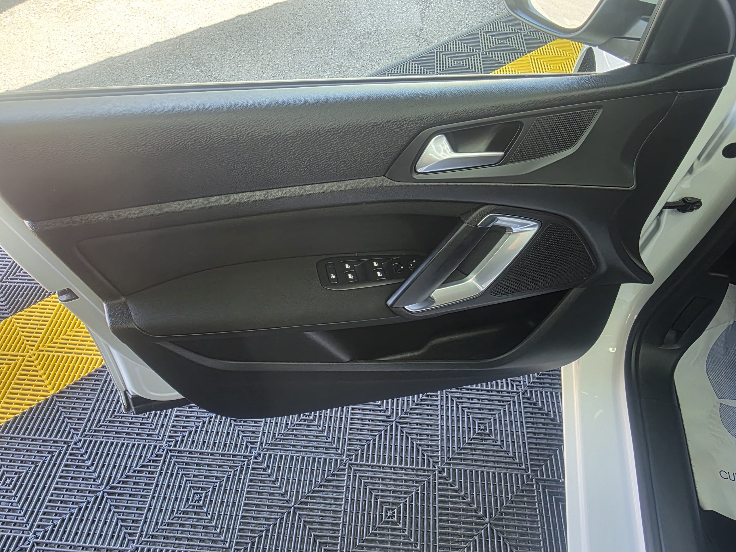PEUGEOT 308 1.5 BLUEHDI